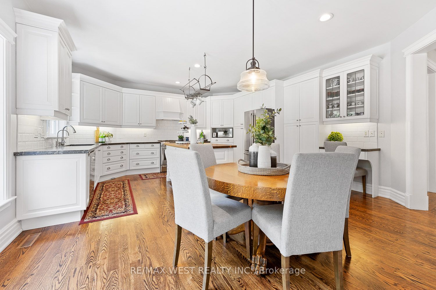 82 English Daisy Crt