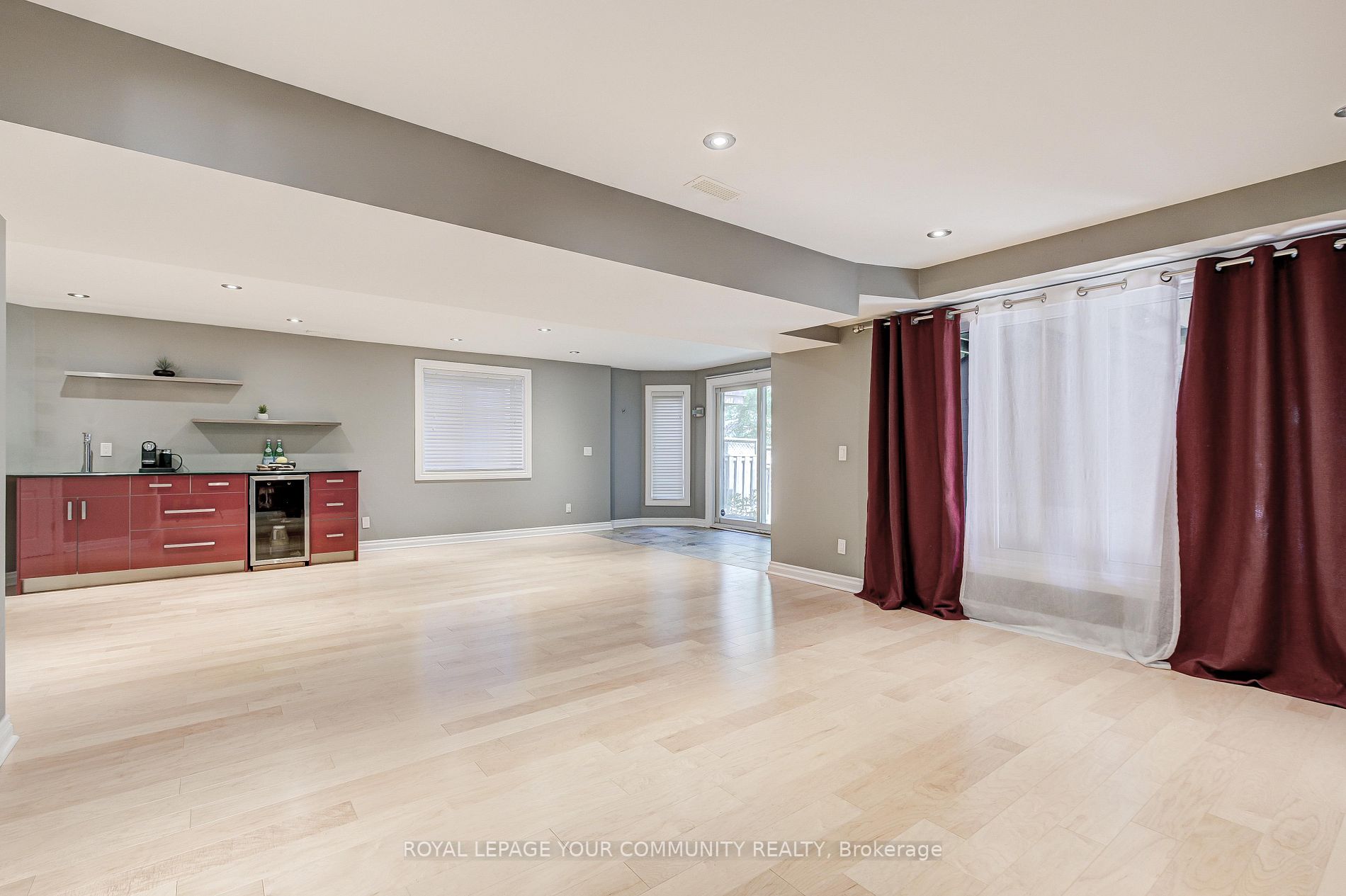 63 Woodbury Cres