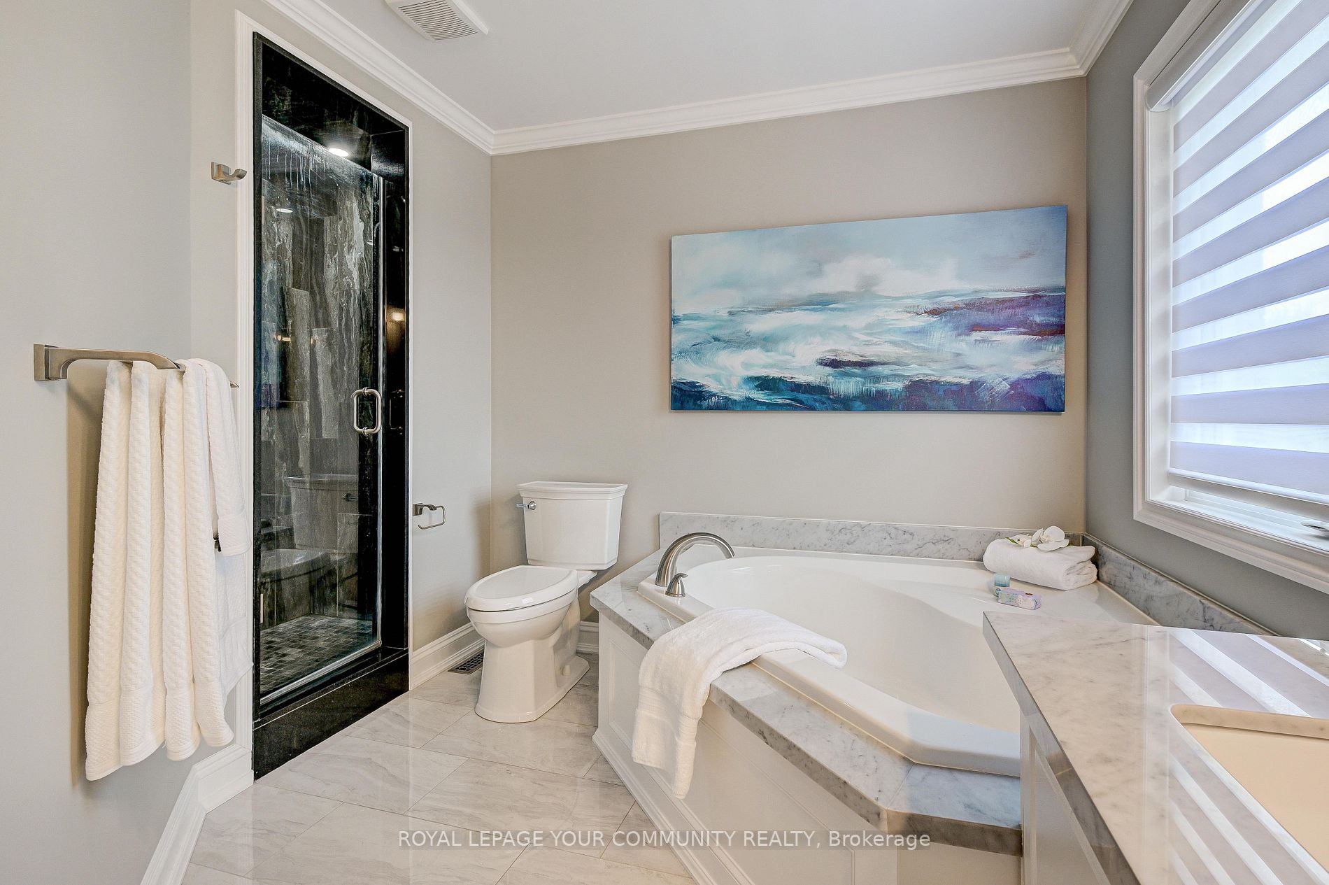 63 Woodbury Cres