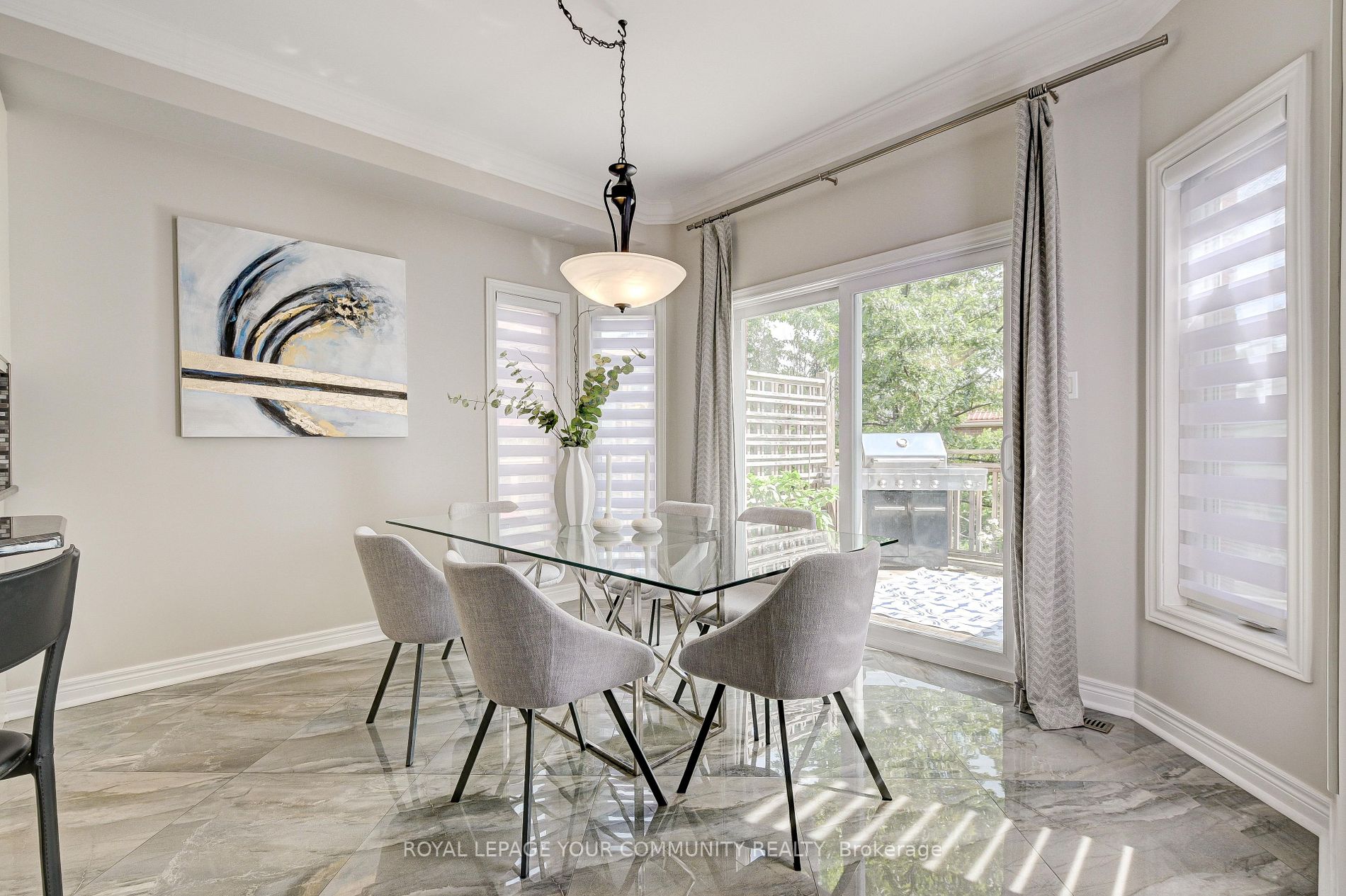 63 Woodbury Cres