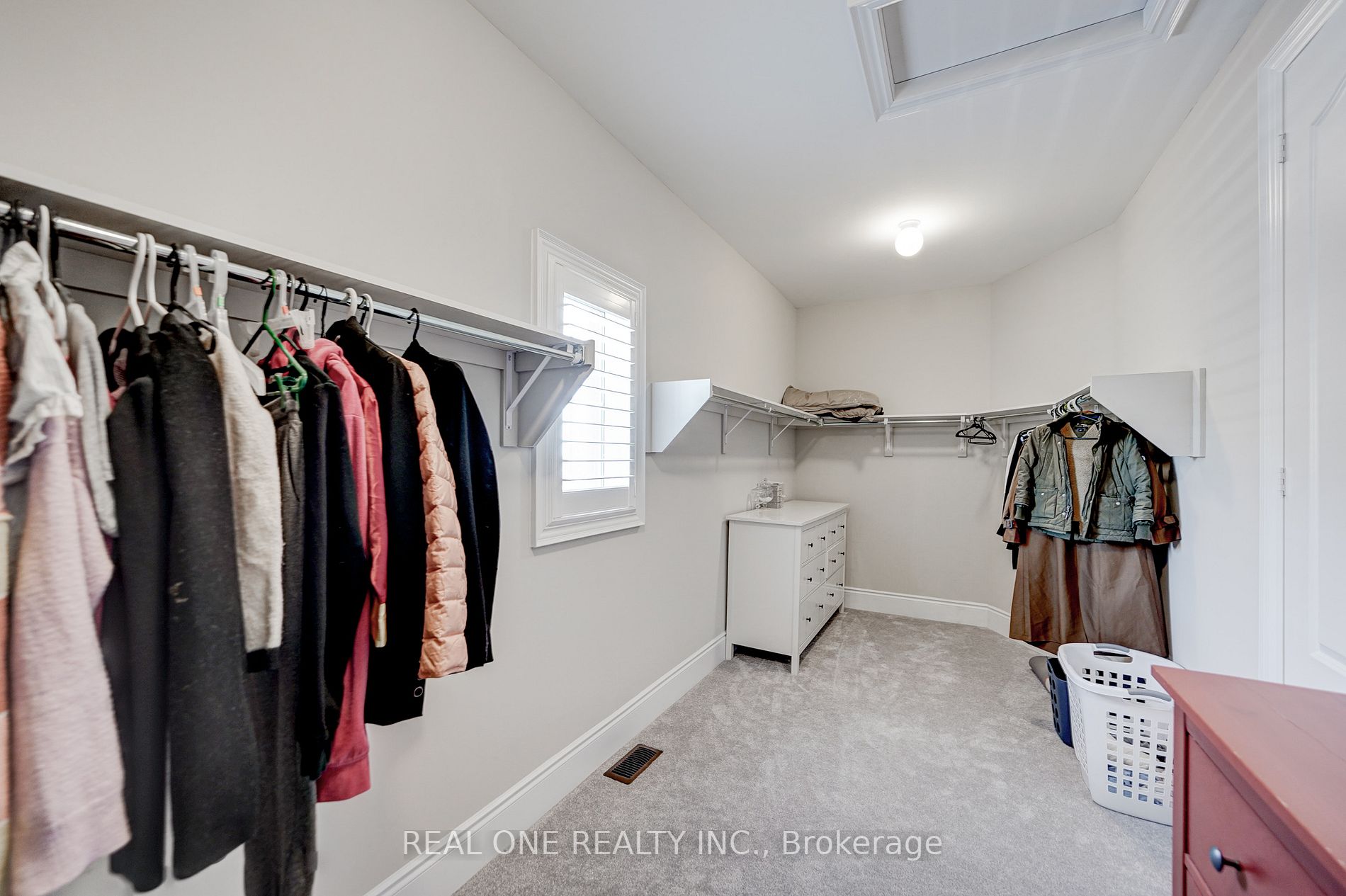 52 Ken Sinclair Cres