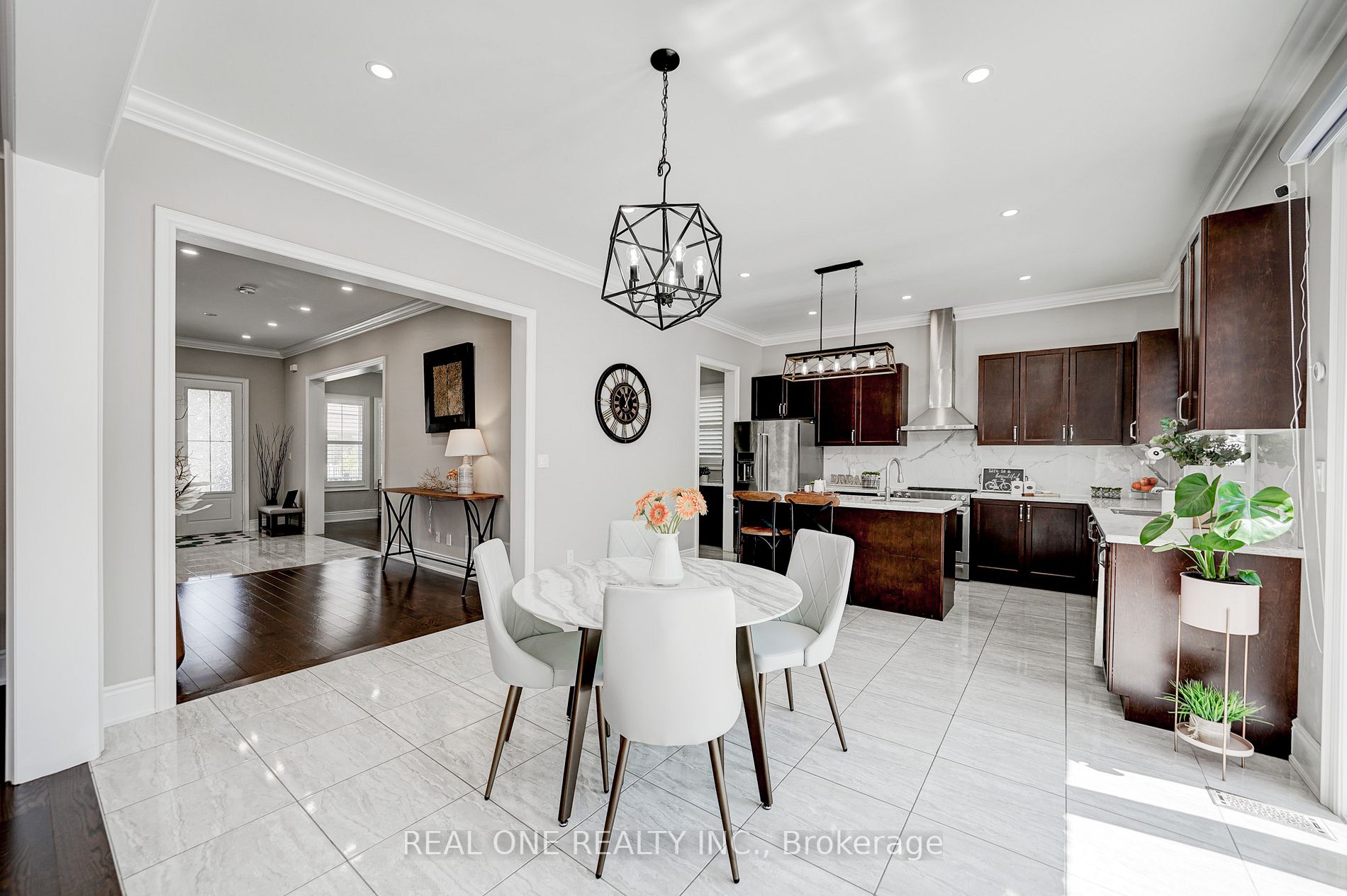 52 Ken Sinclair Cres