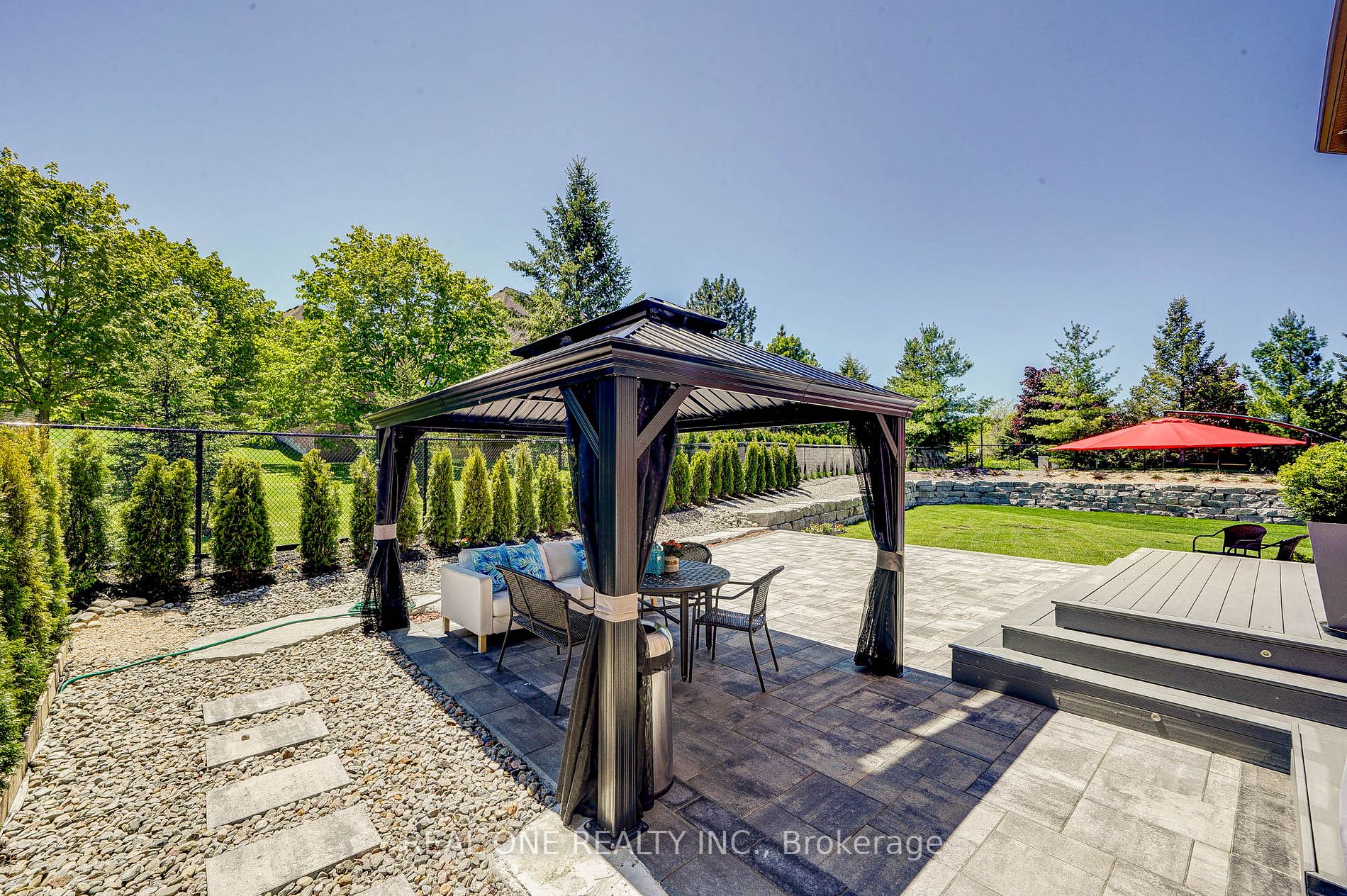 52 Ken Sinclair Cres