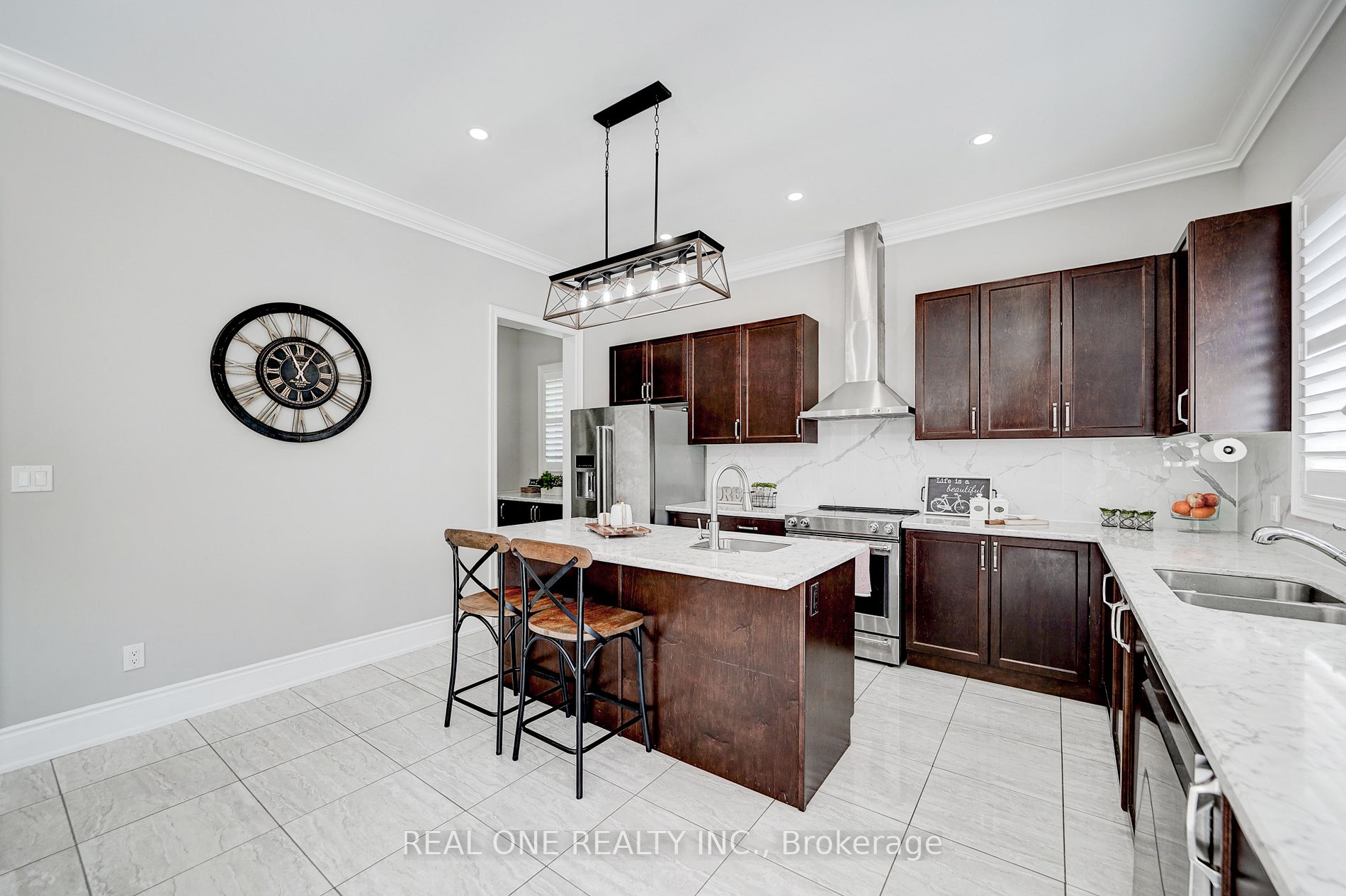 52 Ken Sinclair Cres