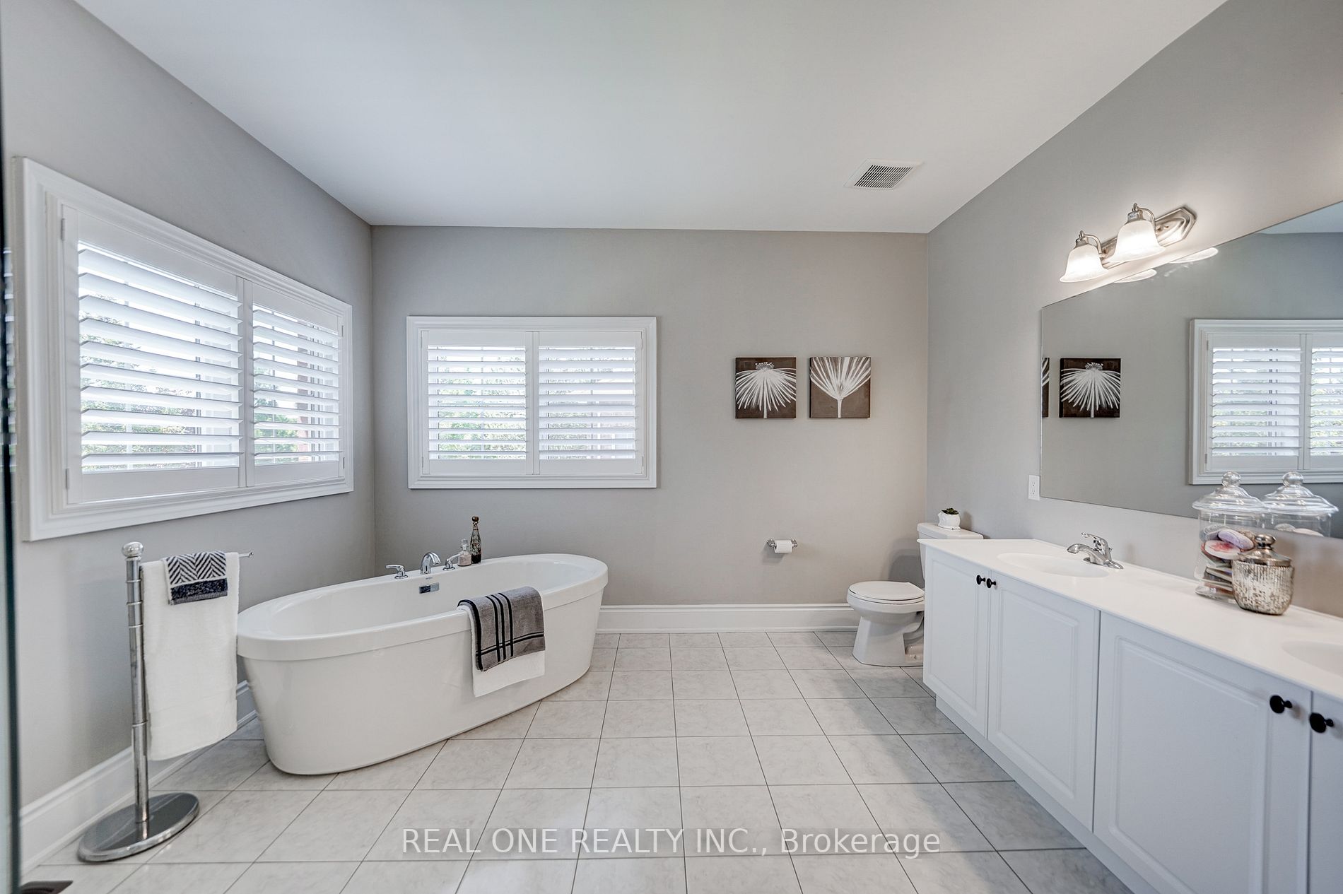 52 Ken Sinclair Cres