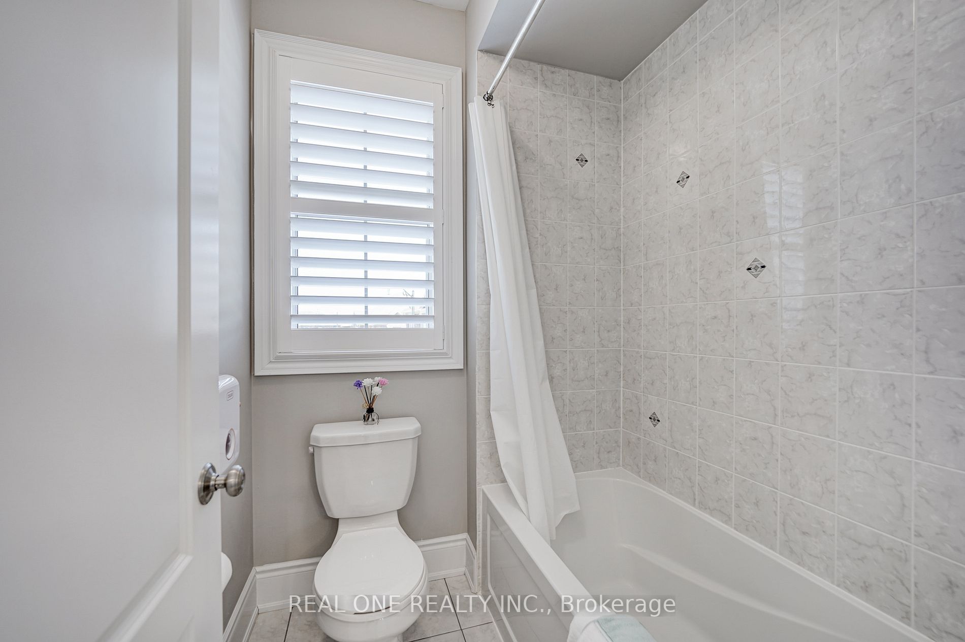 52 Ken Sinclair Cres