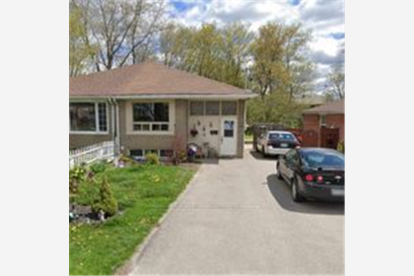 77B Harrison Dr, Newmarket