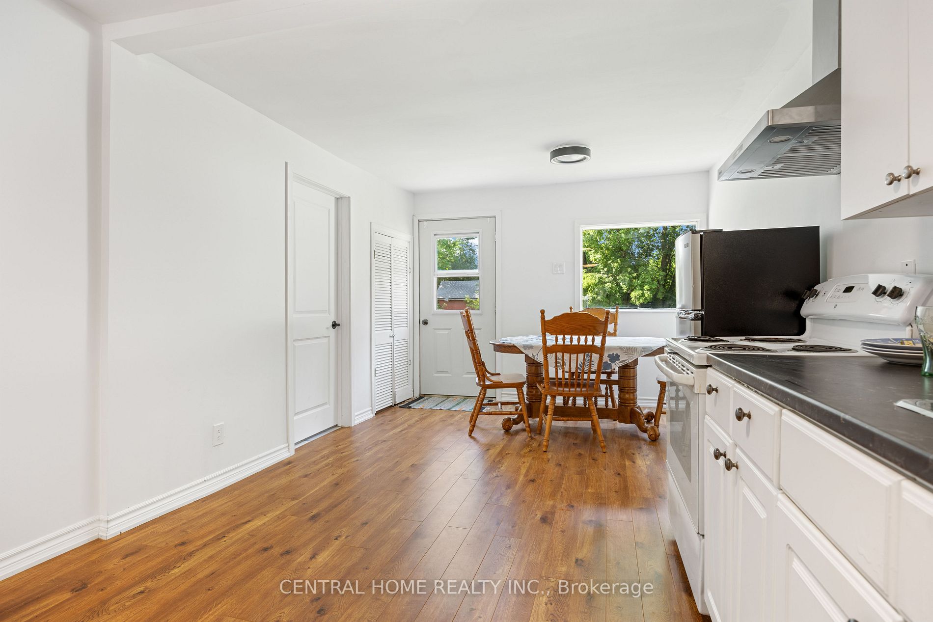 208 Bayview Avenue