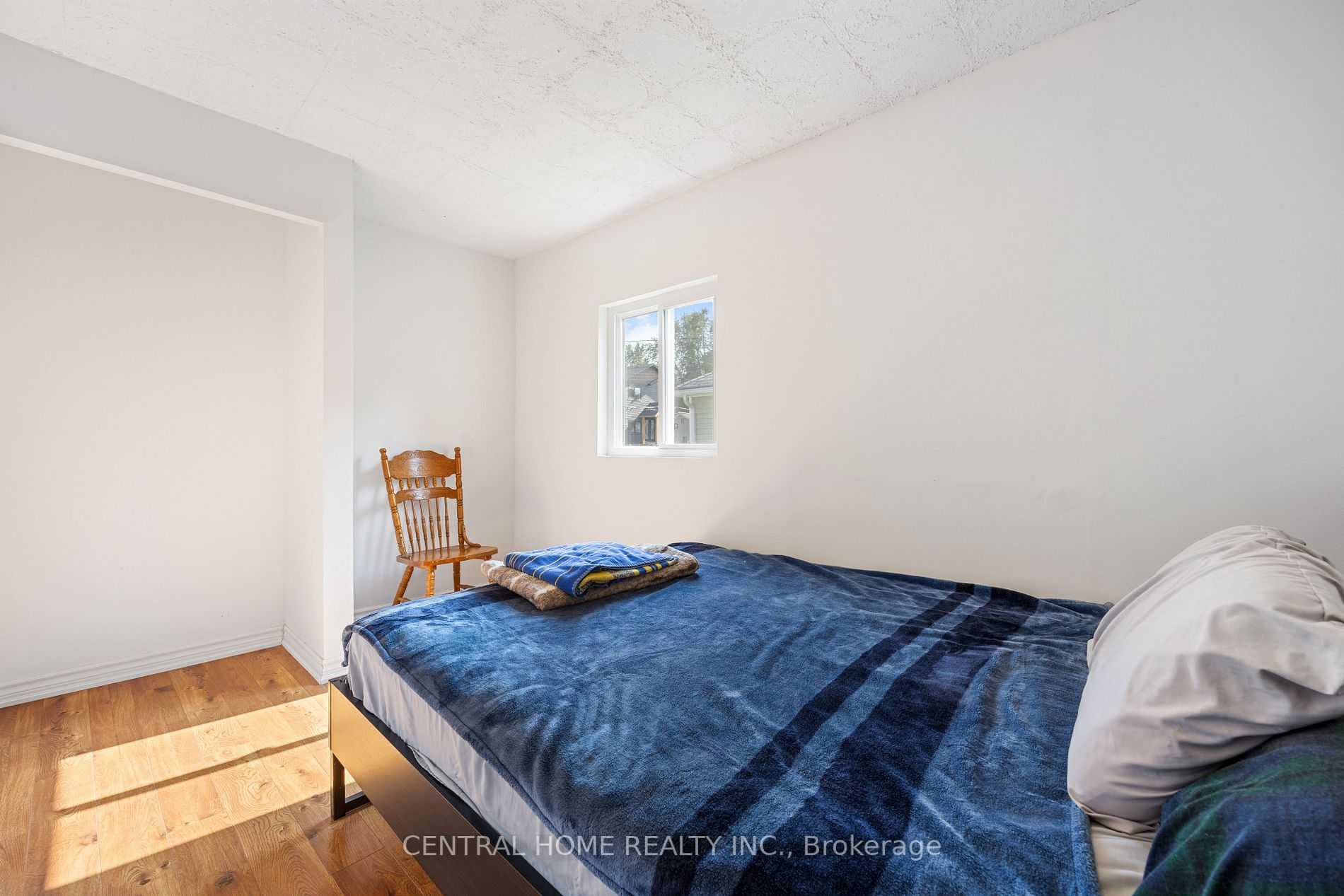 208 Bayview Avenue
