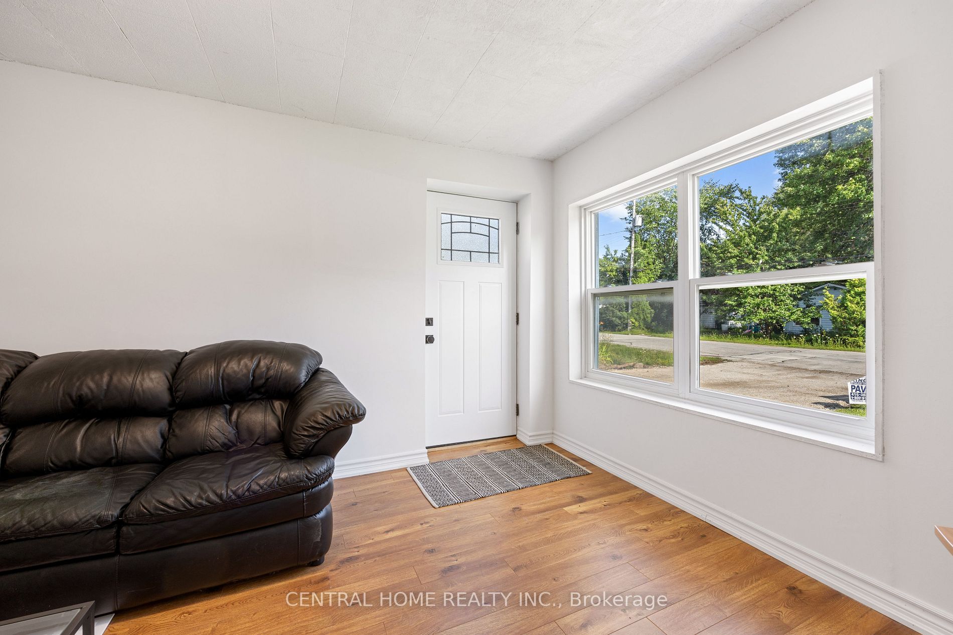208 Bayview Avenue