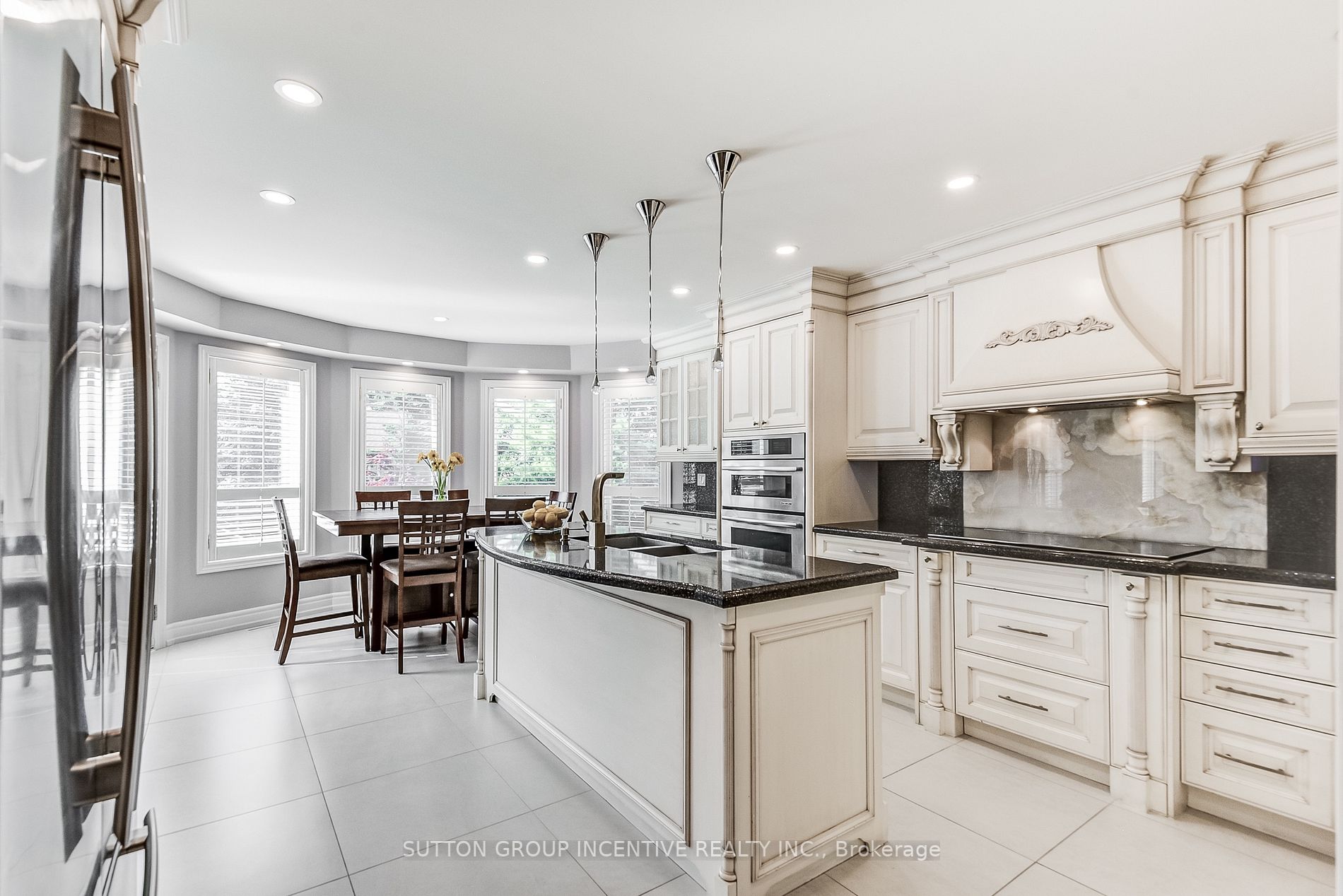 133 Carlyle Cres