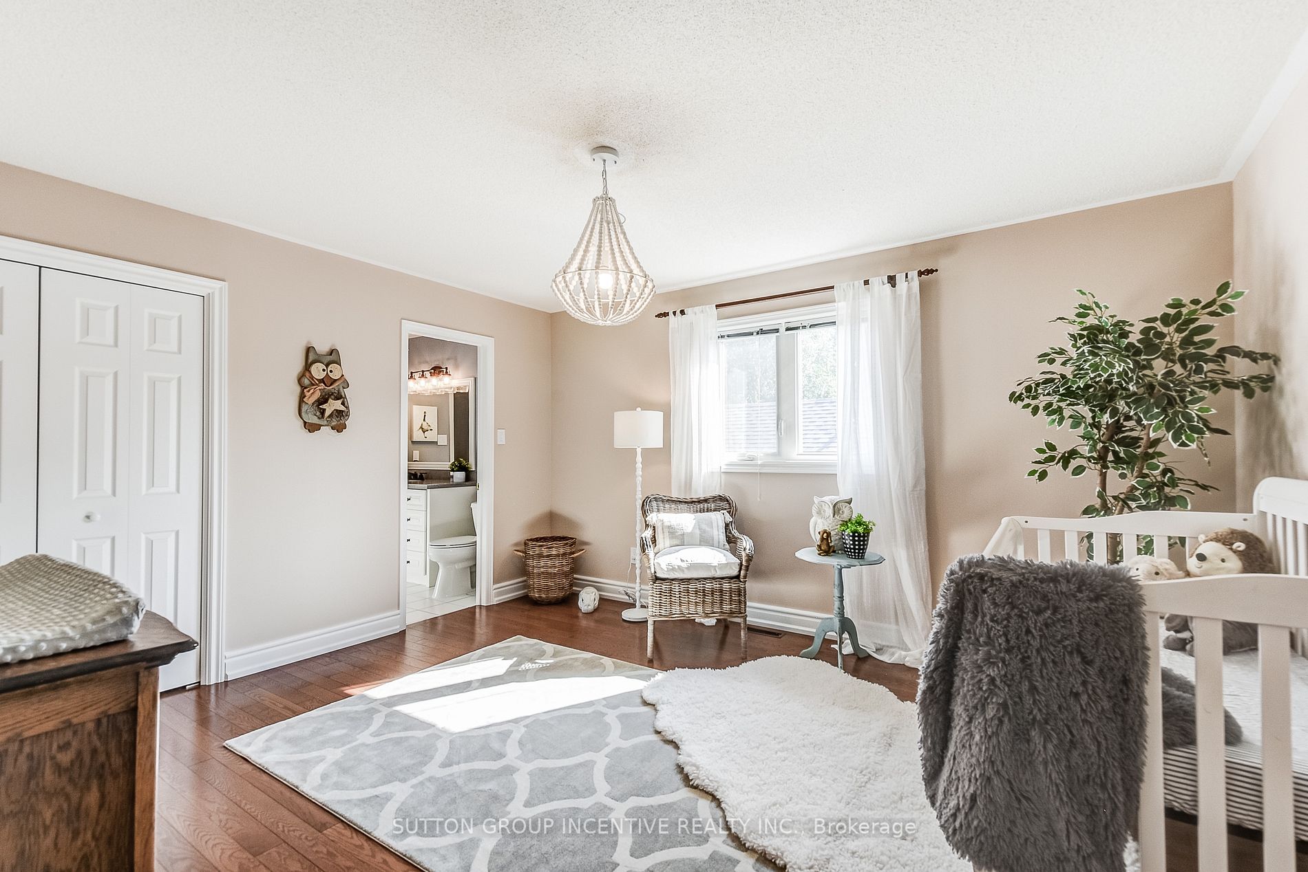 133 Carlyle Cres