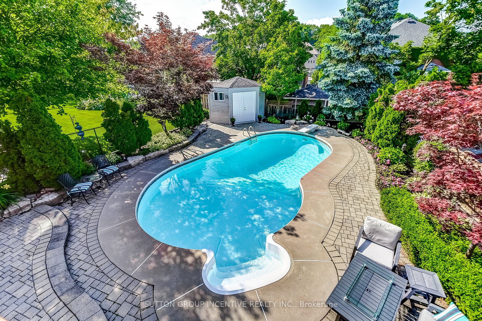 133 Carlyle Cres
