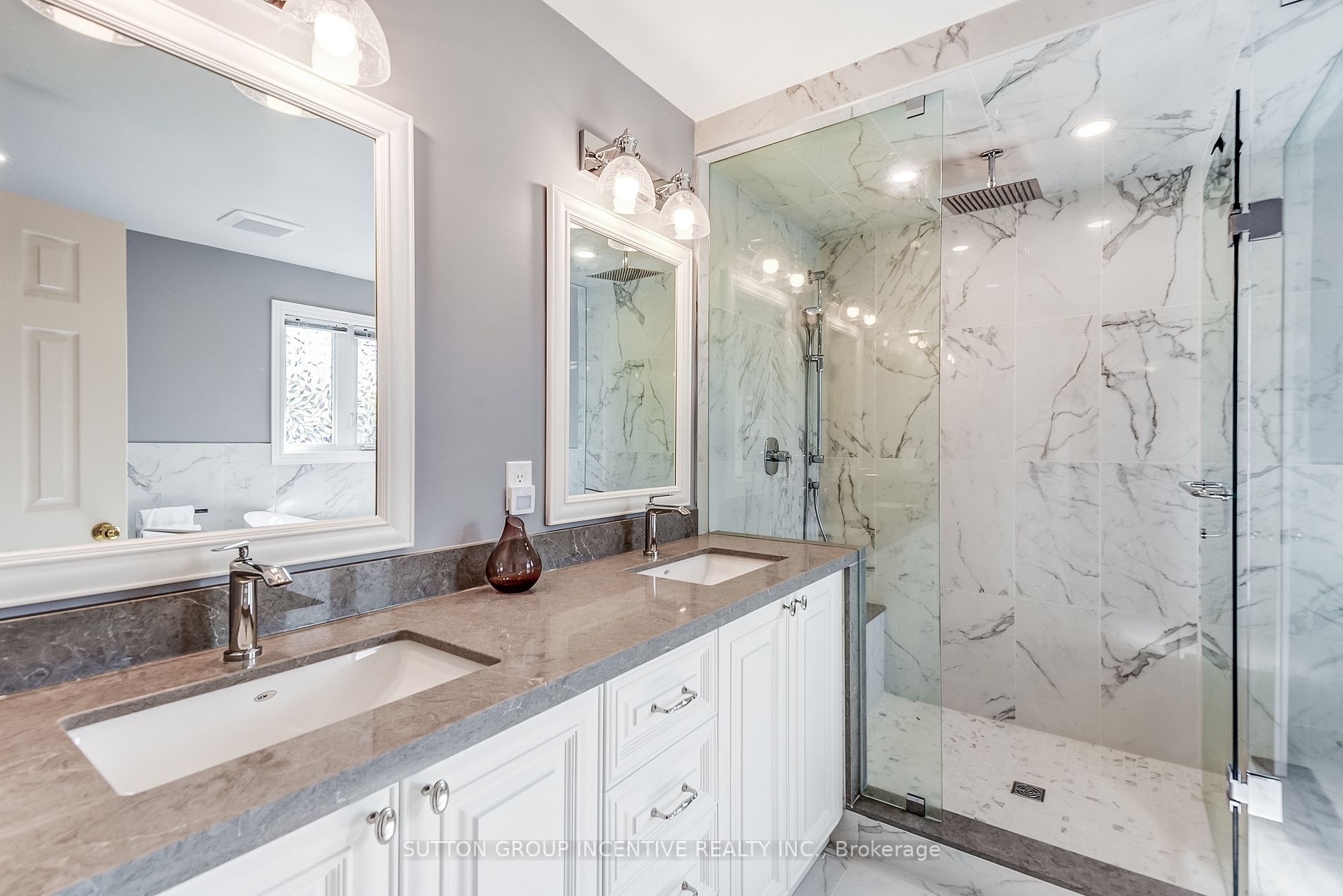 133 Carlyle Cres