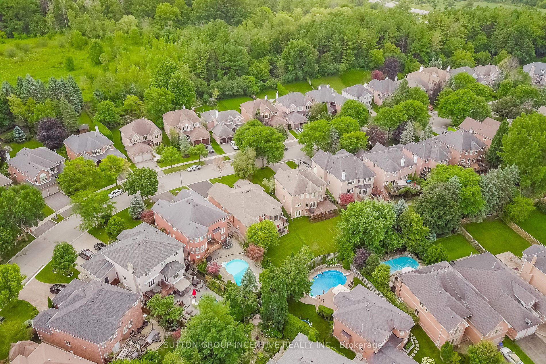 133 Carlyle Cres
