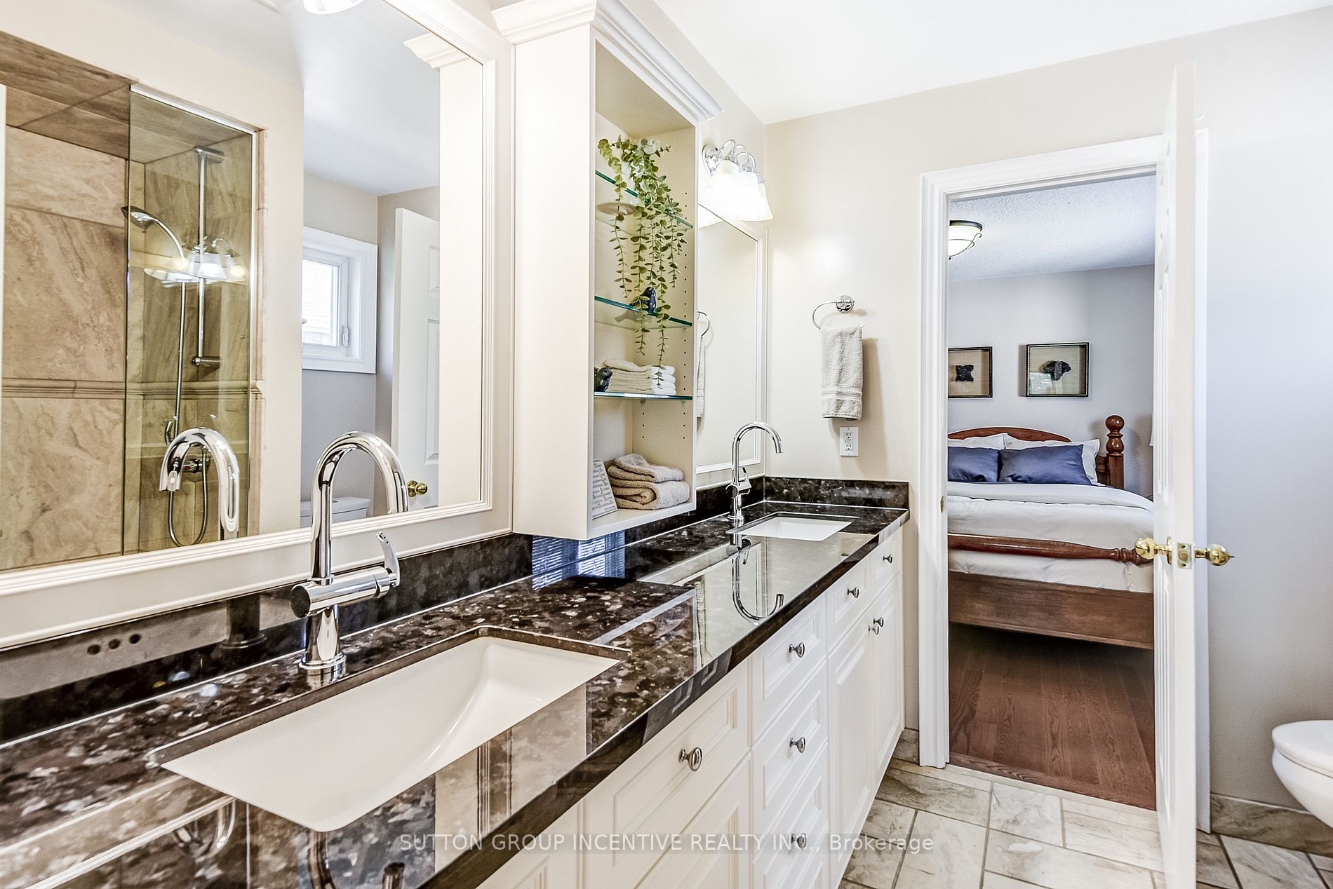 133 Carlyle Cres