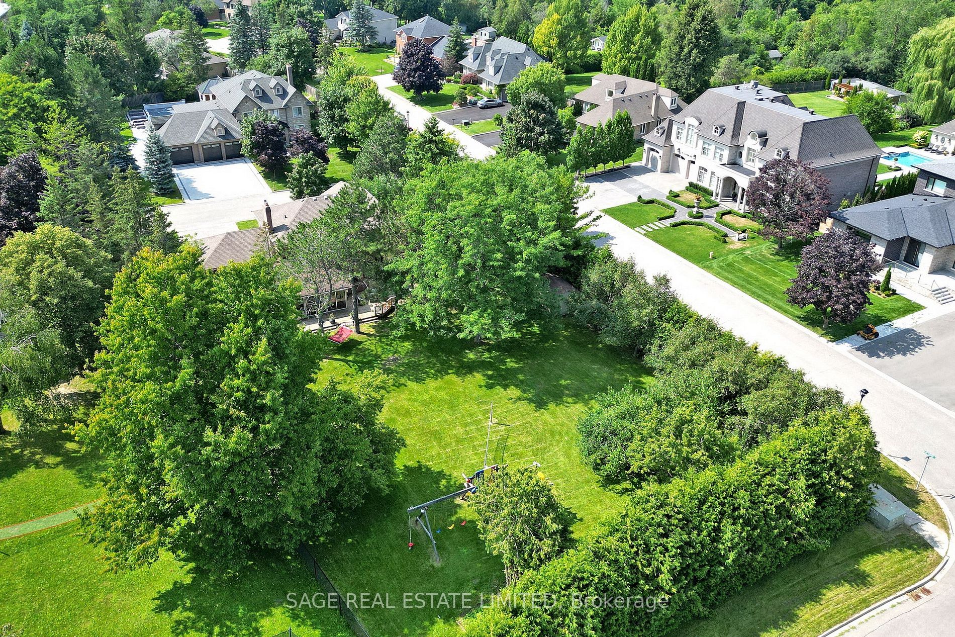 117 Humber Valley Cres