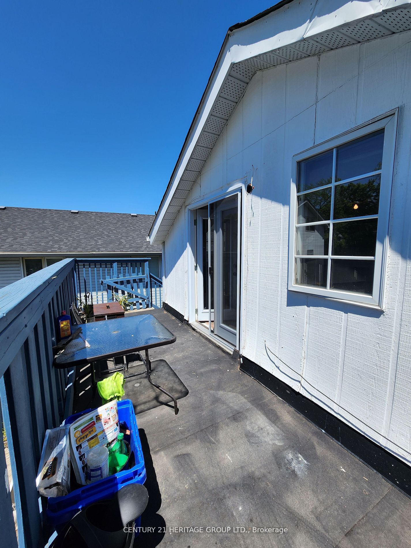 106 Main St S