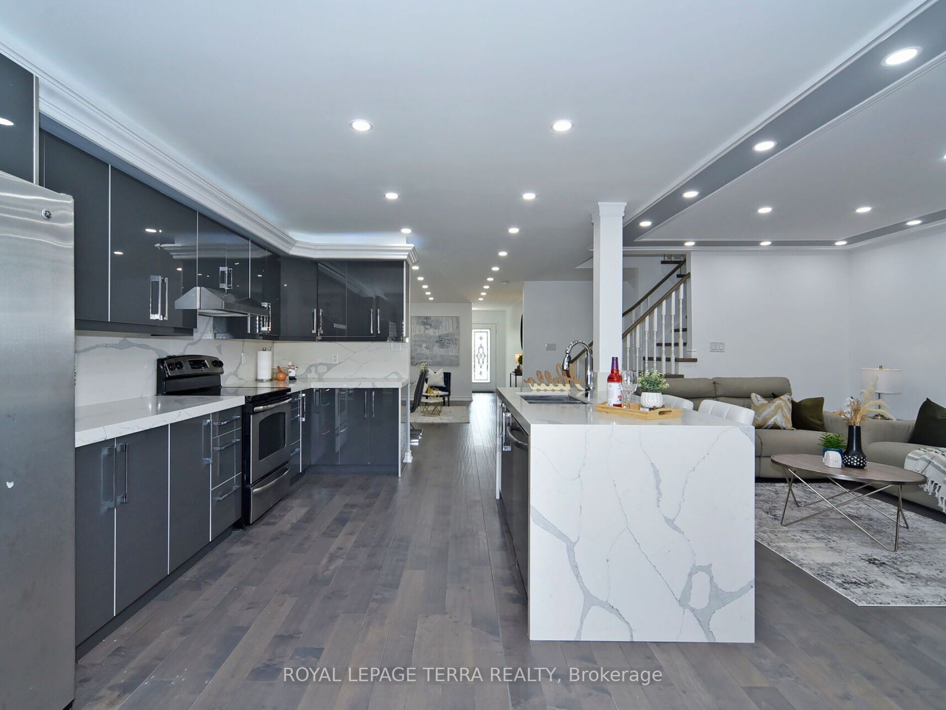 17 Richardson Cres