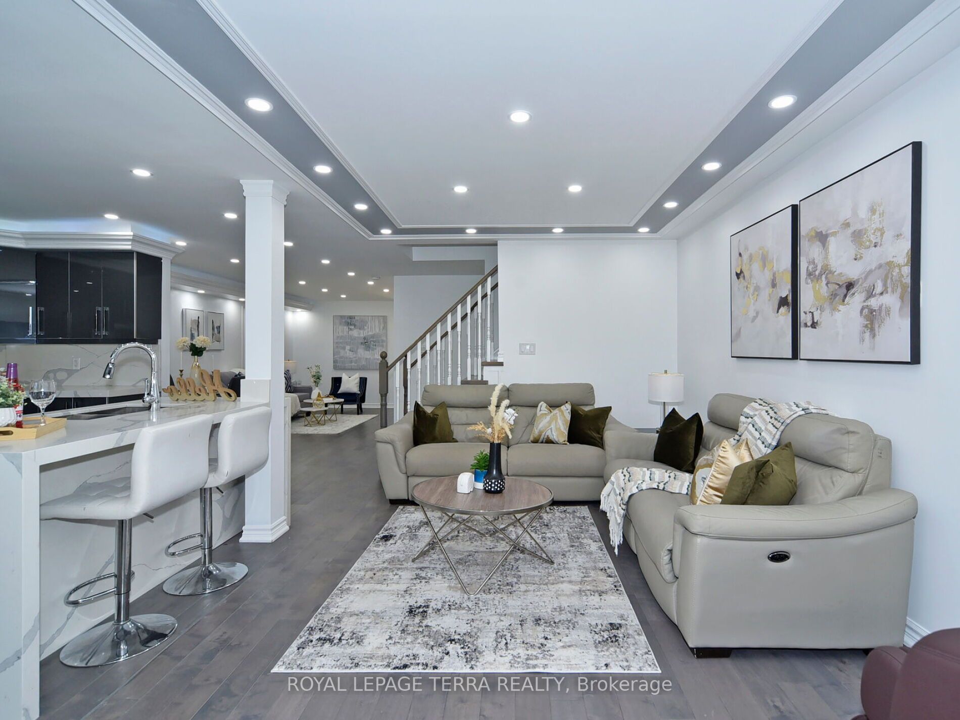 17 Richardson Cres