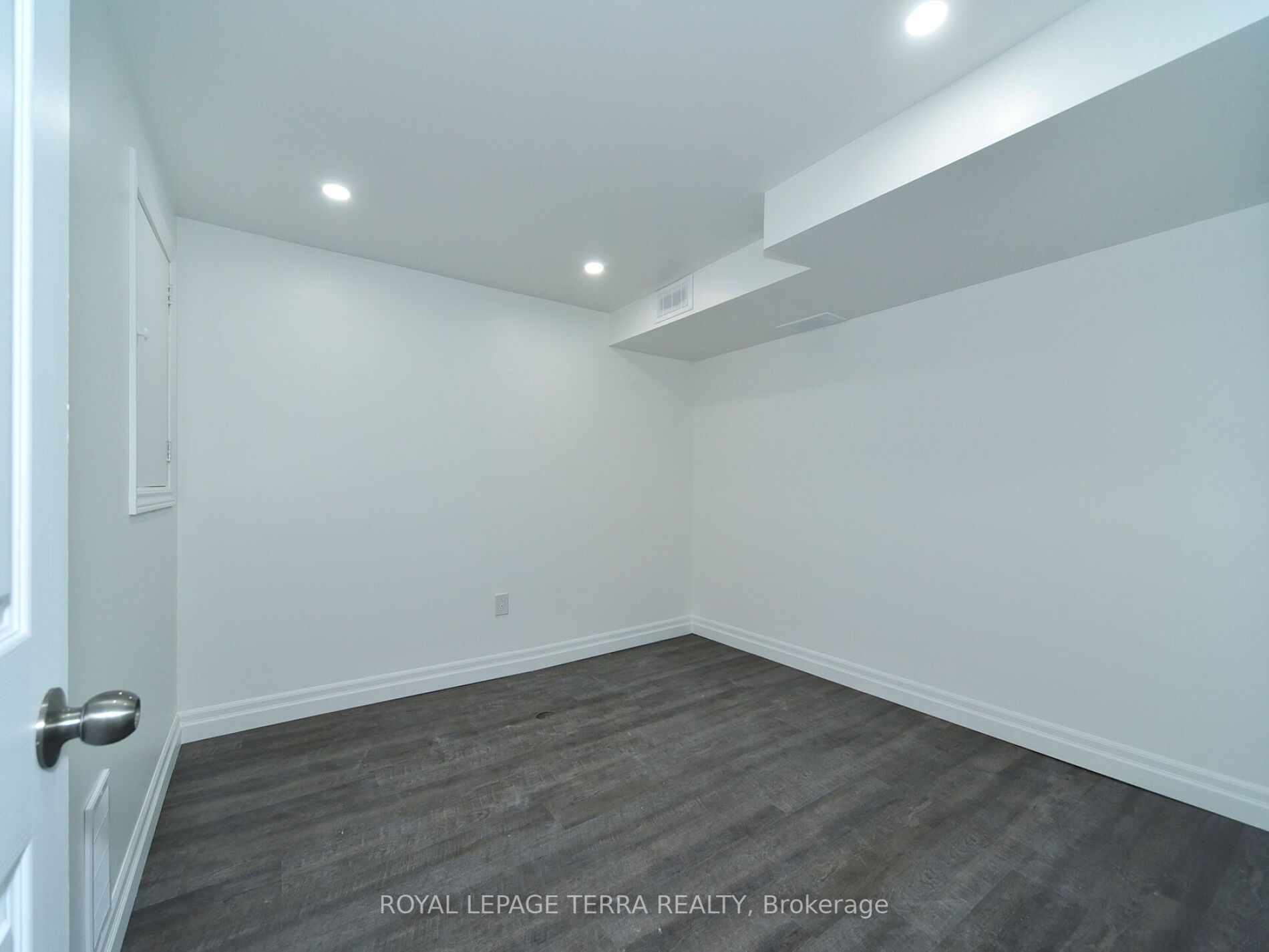 17 Richardson Cres