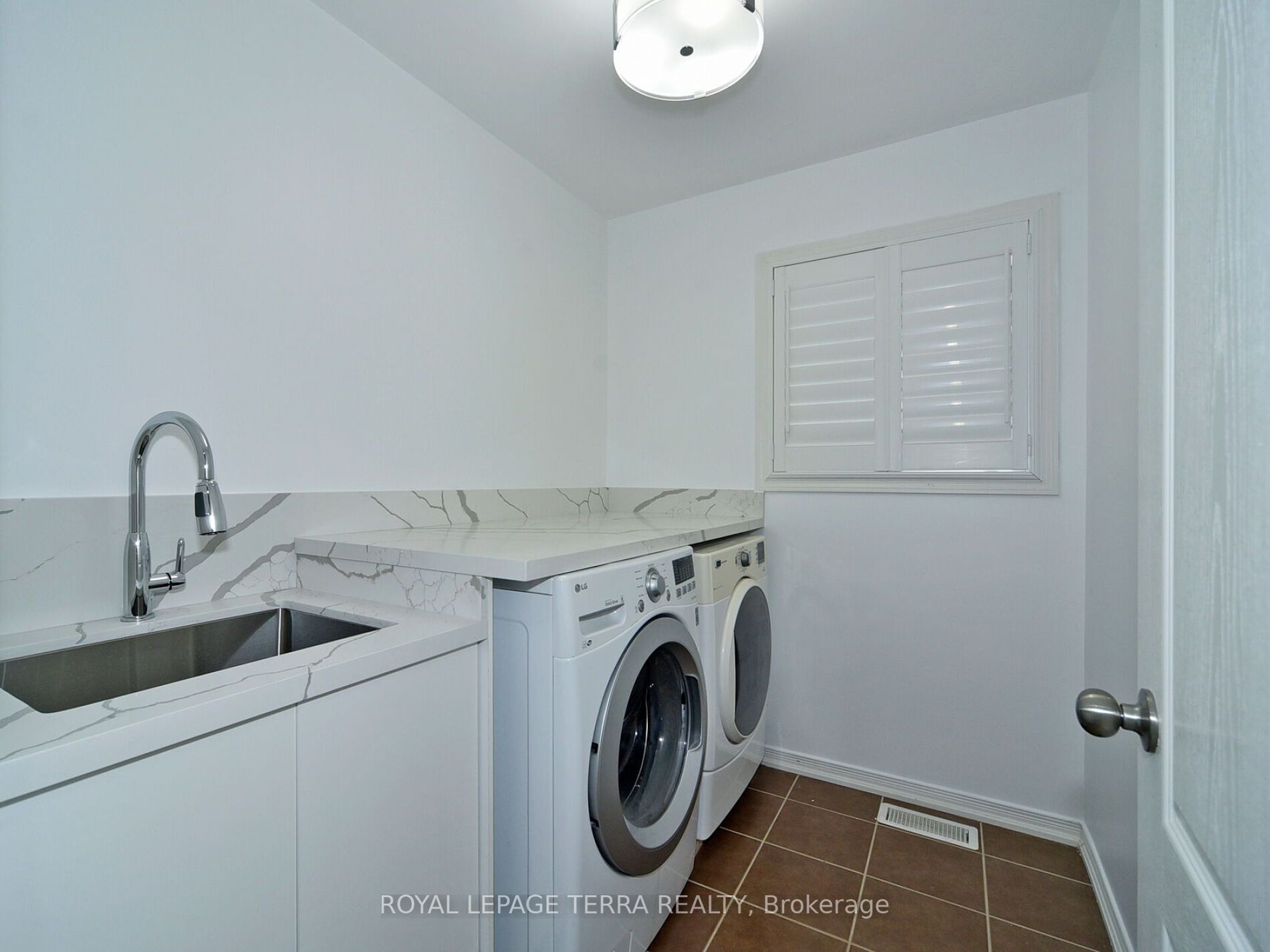 17 Richardson Cres