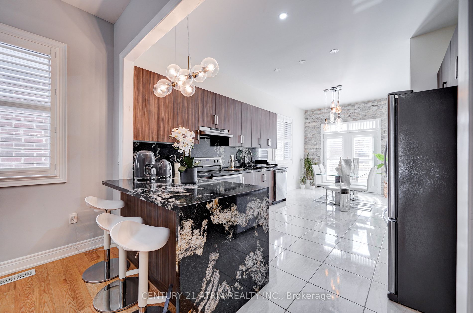 578 sweetwater Crescent