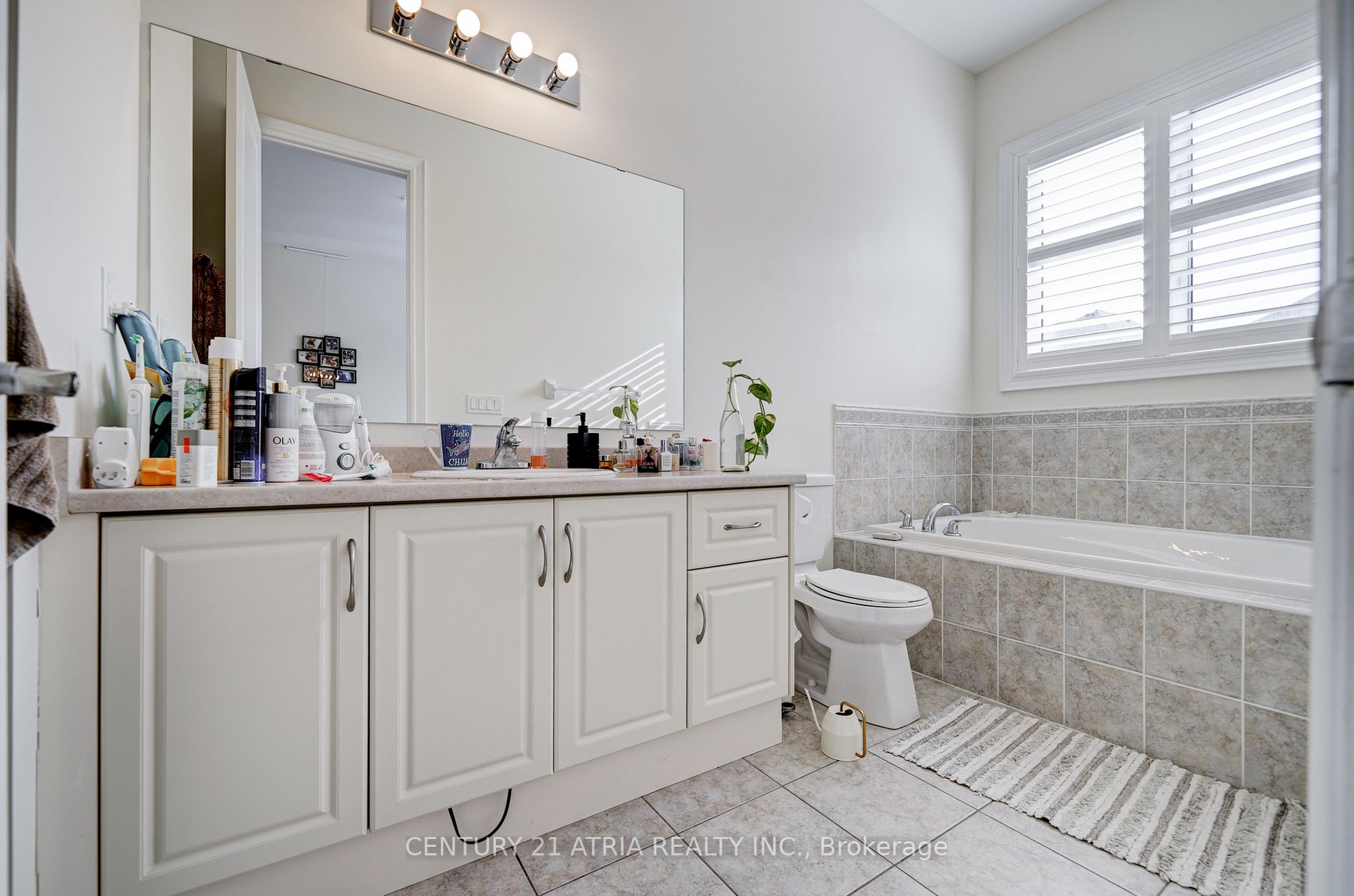 578 sweetwater Crescent