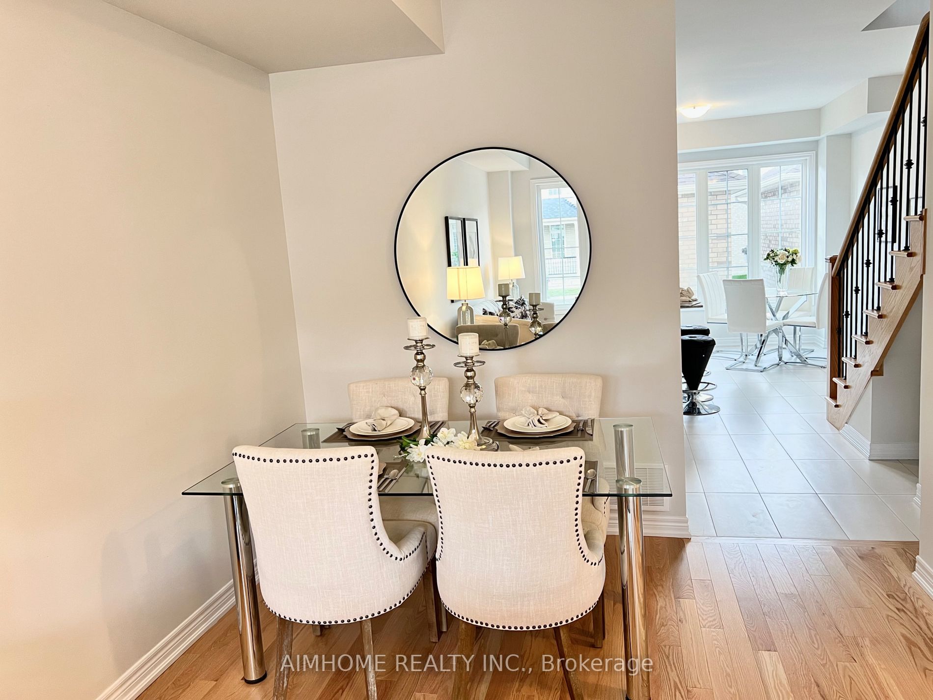537 White’s Hill Avenue