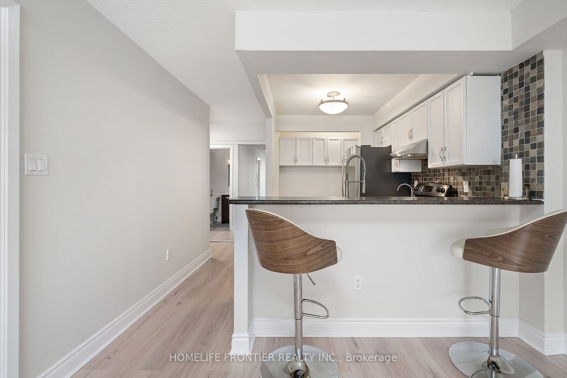 309 Major Mackenzie Dr E, #601