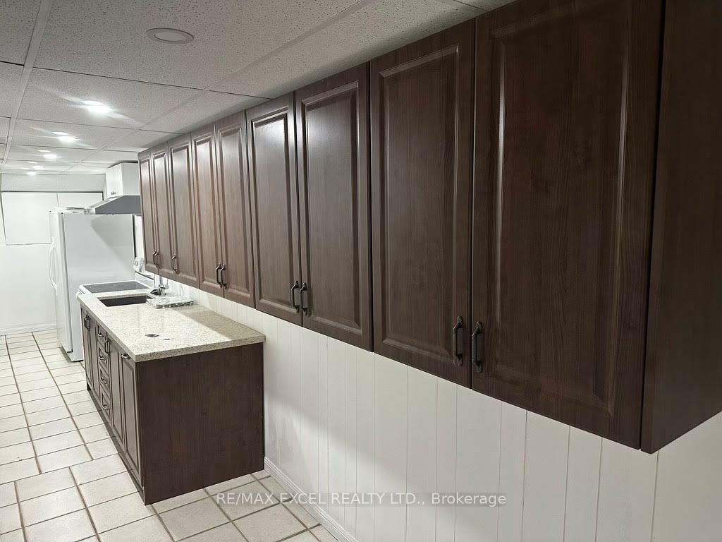 218 Langstaff Road W
