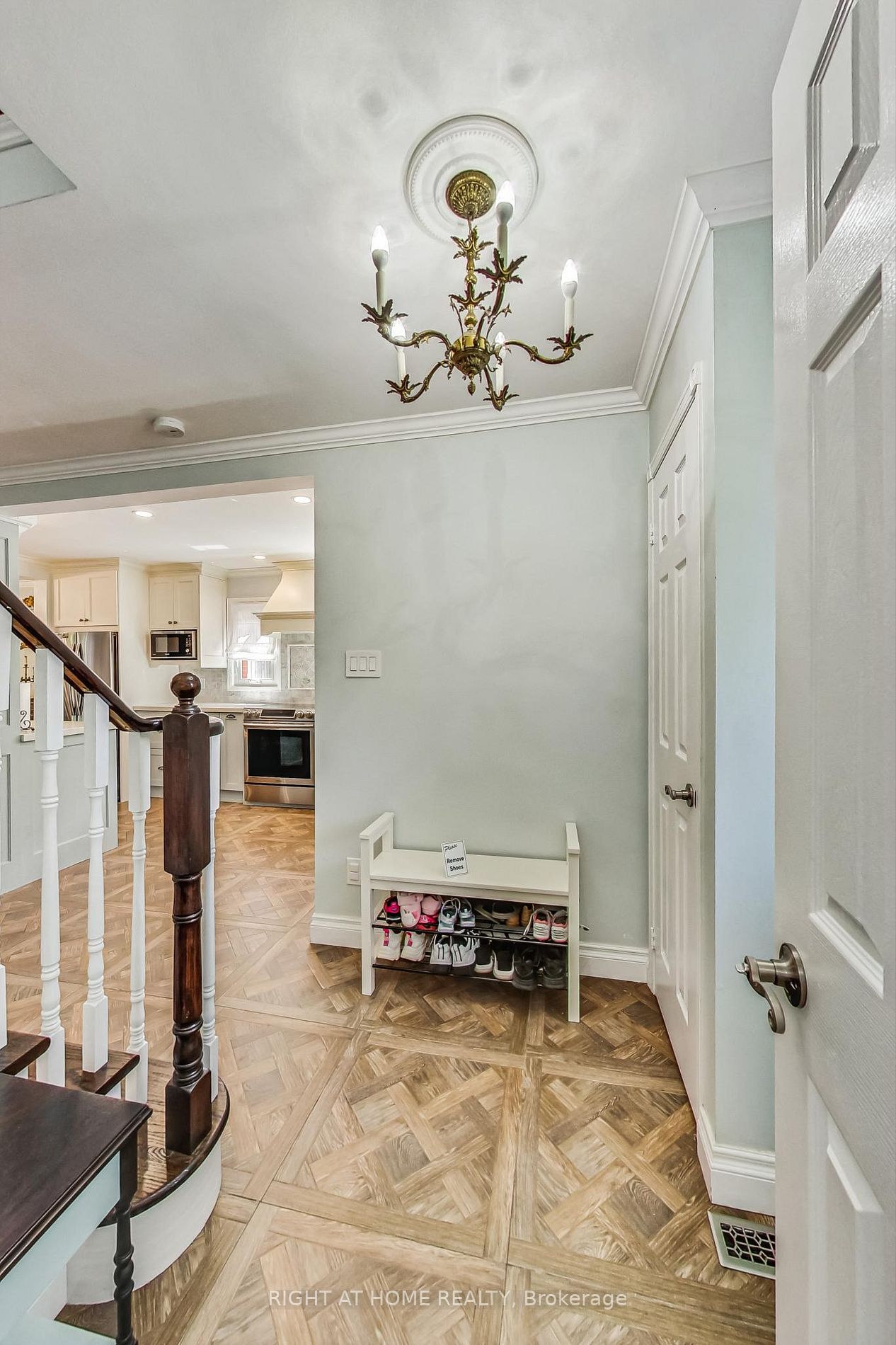 75 Sandfield Dr