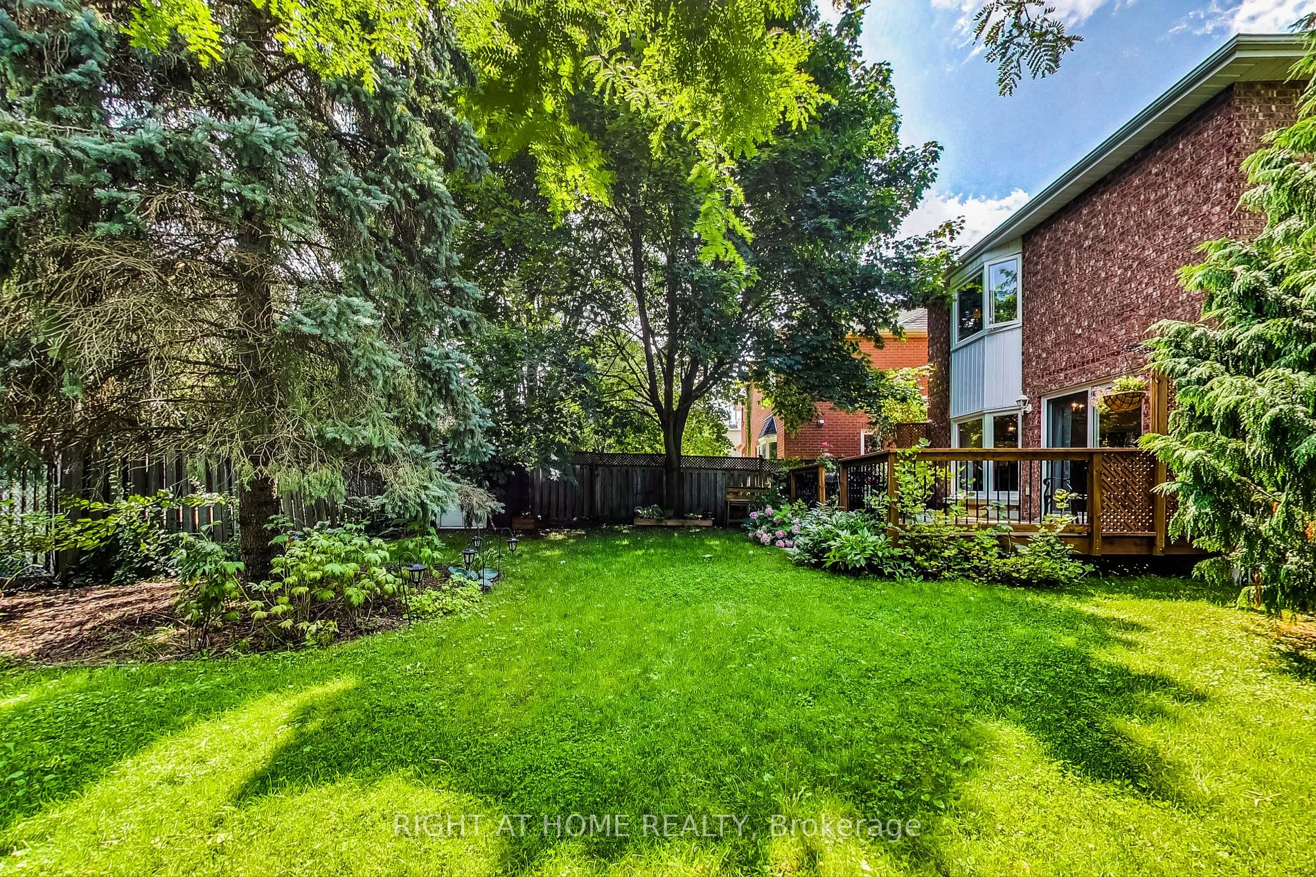 75 Sandfield Dr