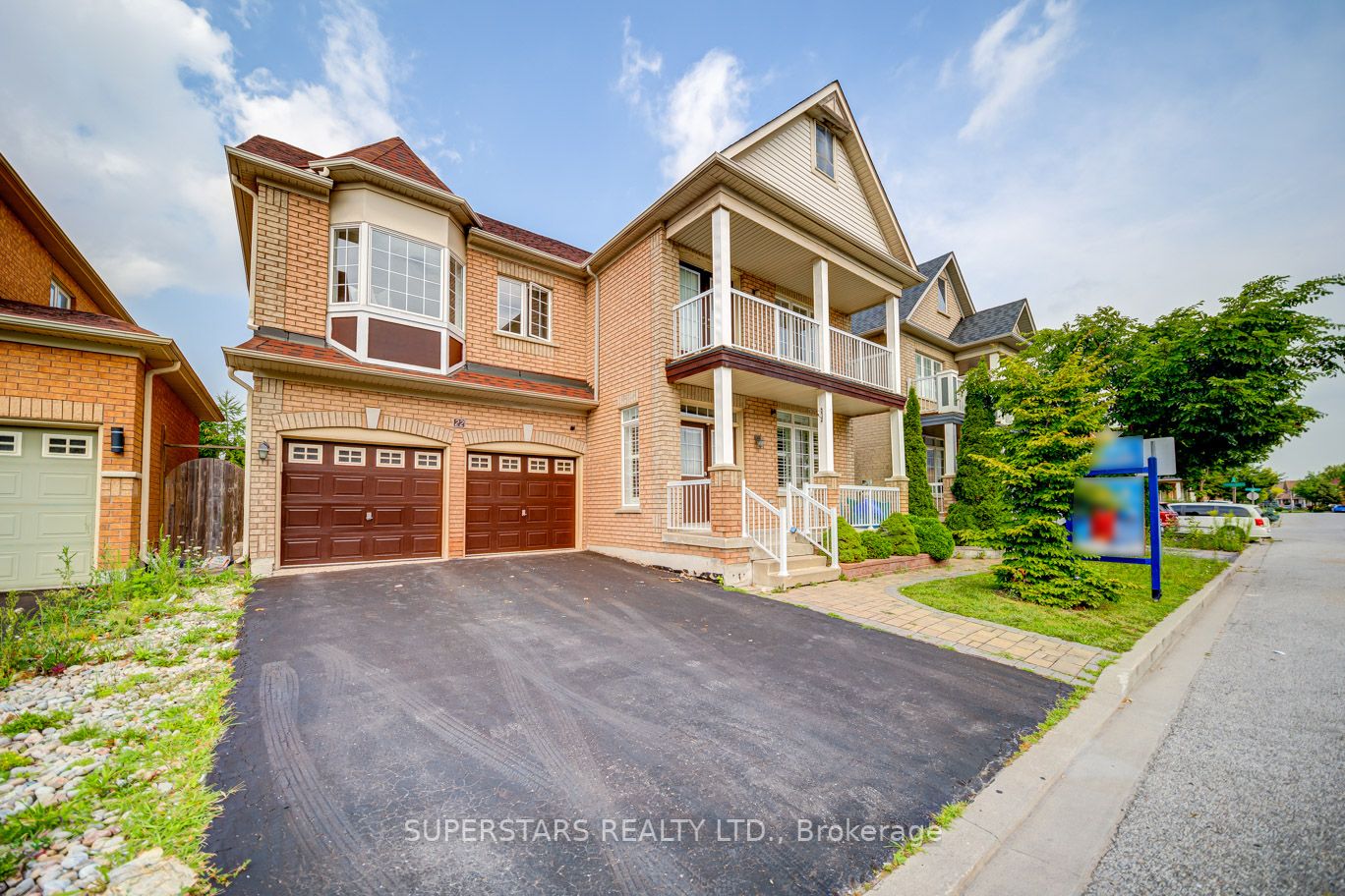 22 Ayhart St
