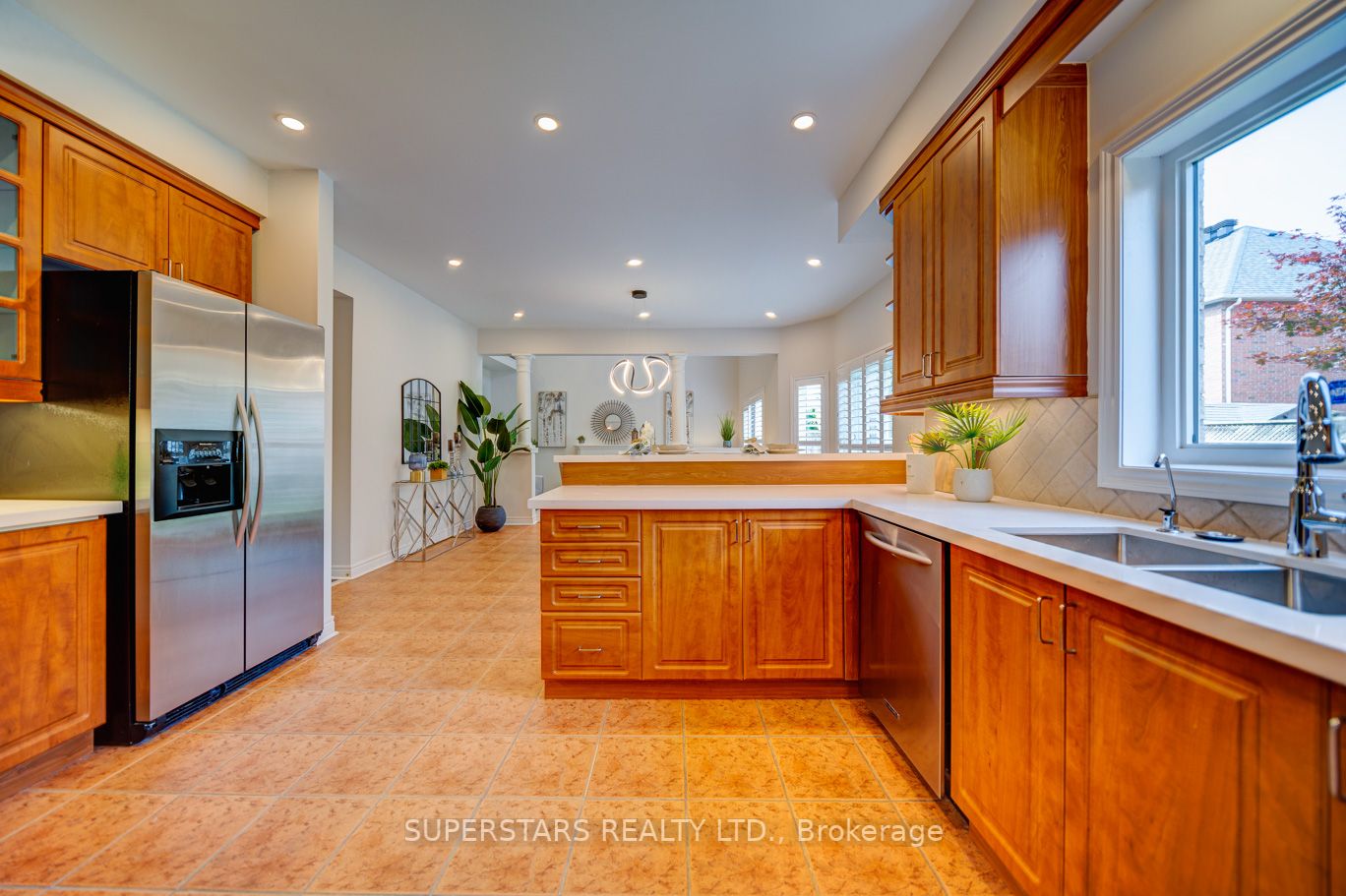 22 Ayhart St
