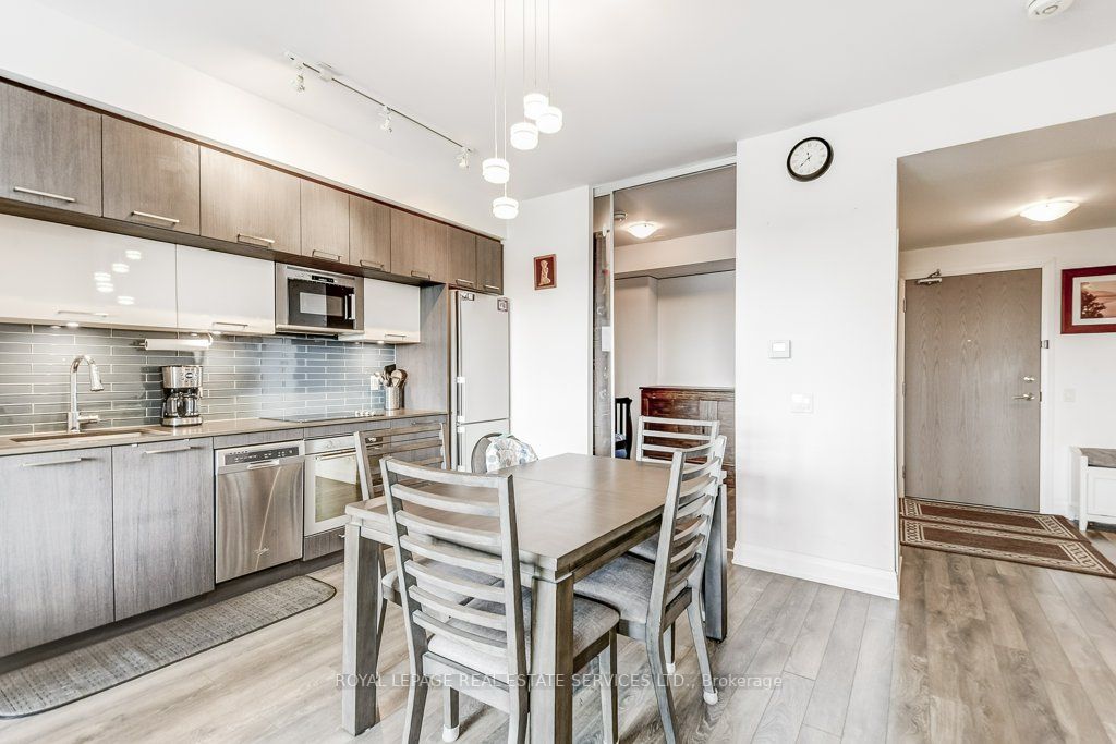 4800 Highway 7, #511