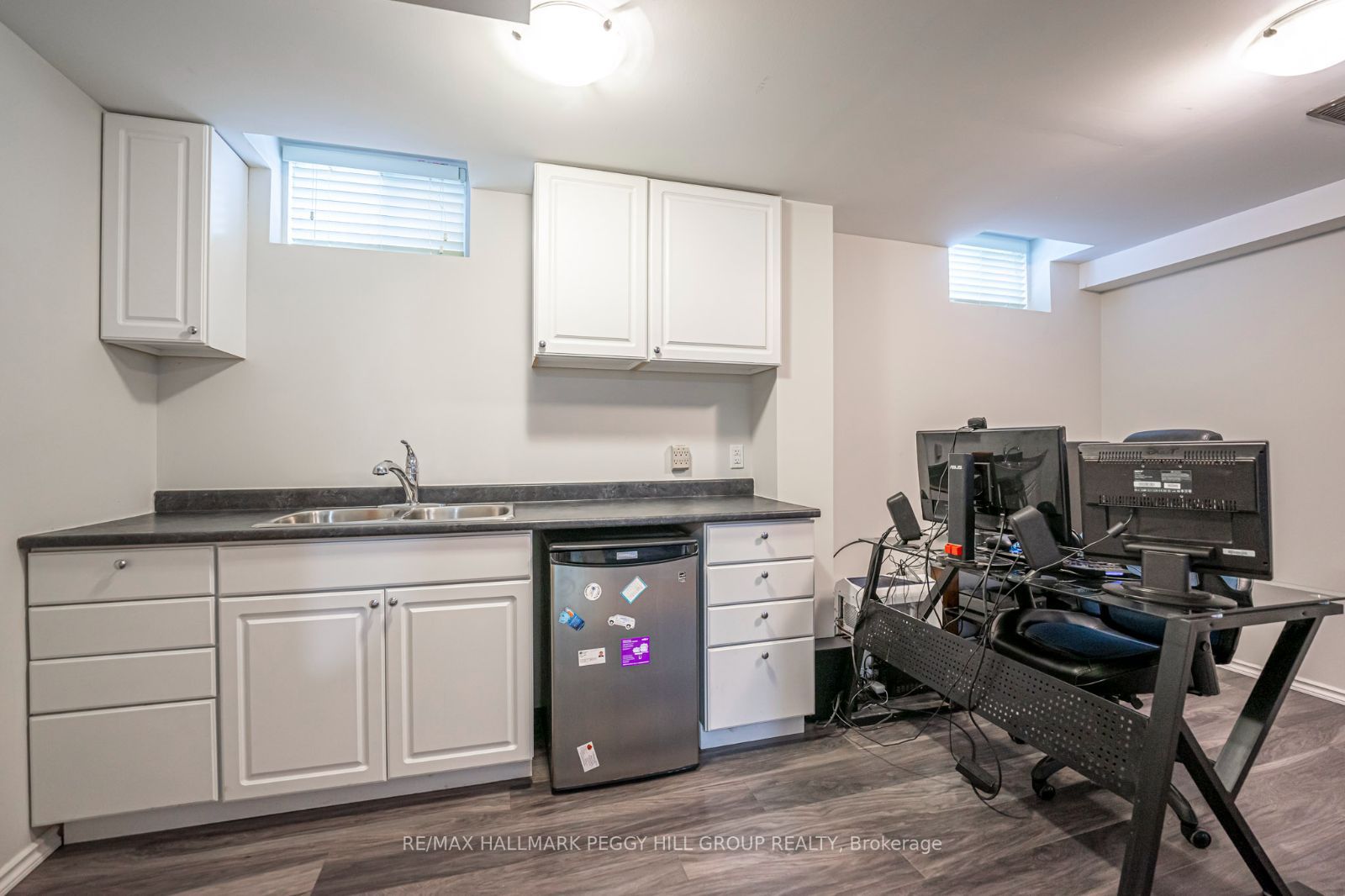 28 Mandley St