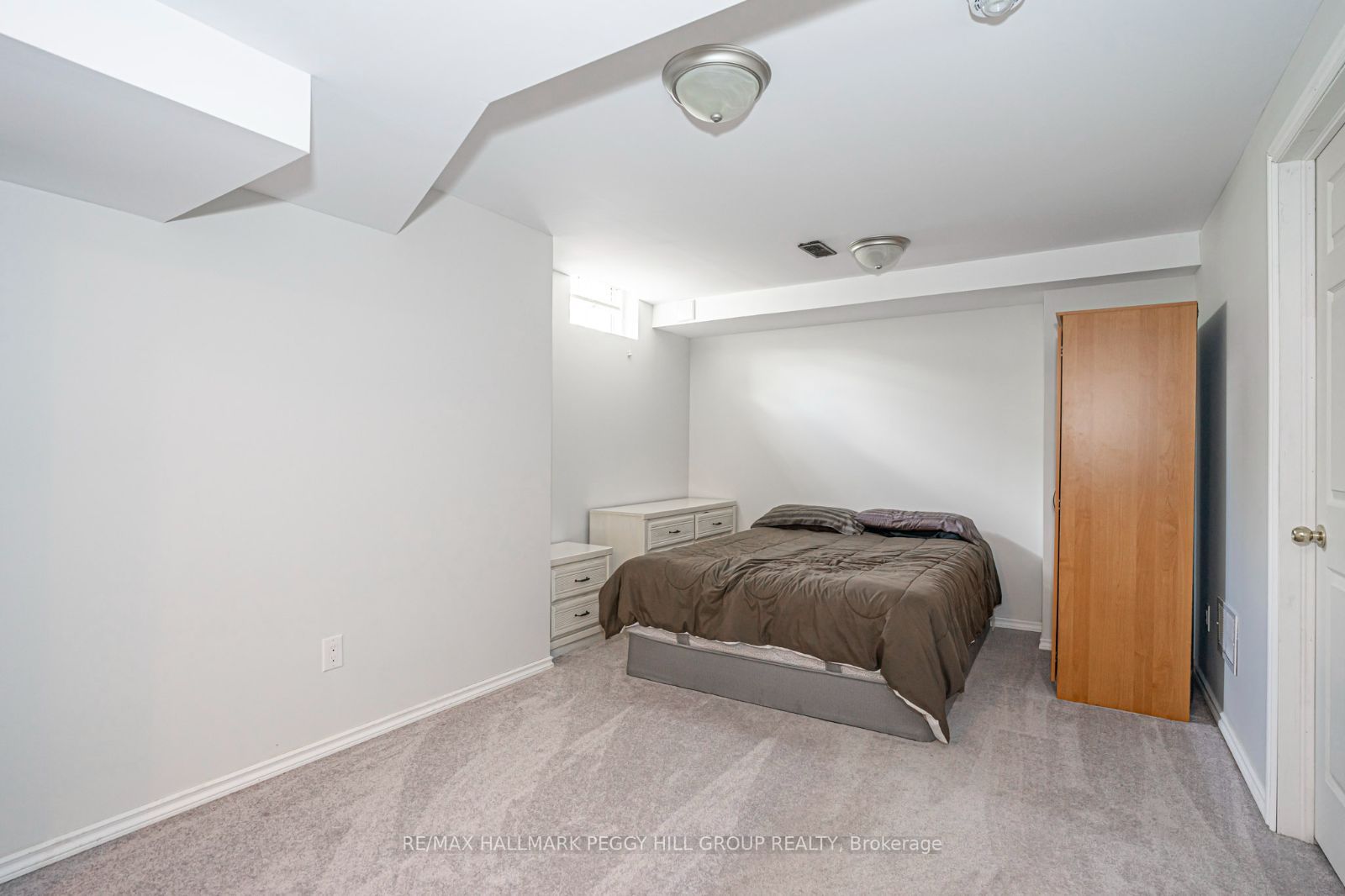 28 Mandley St