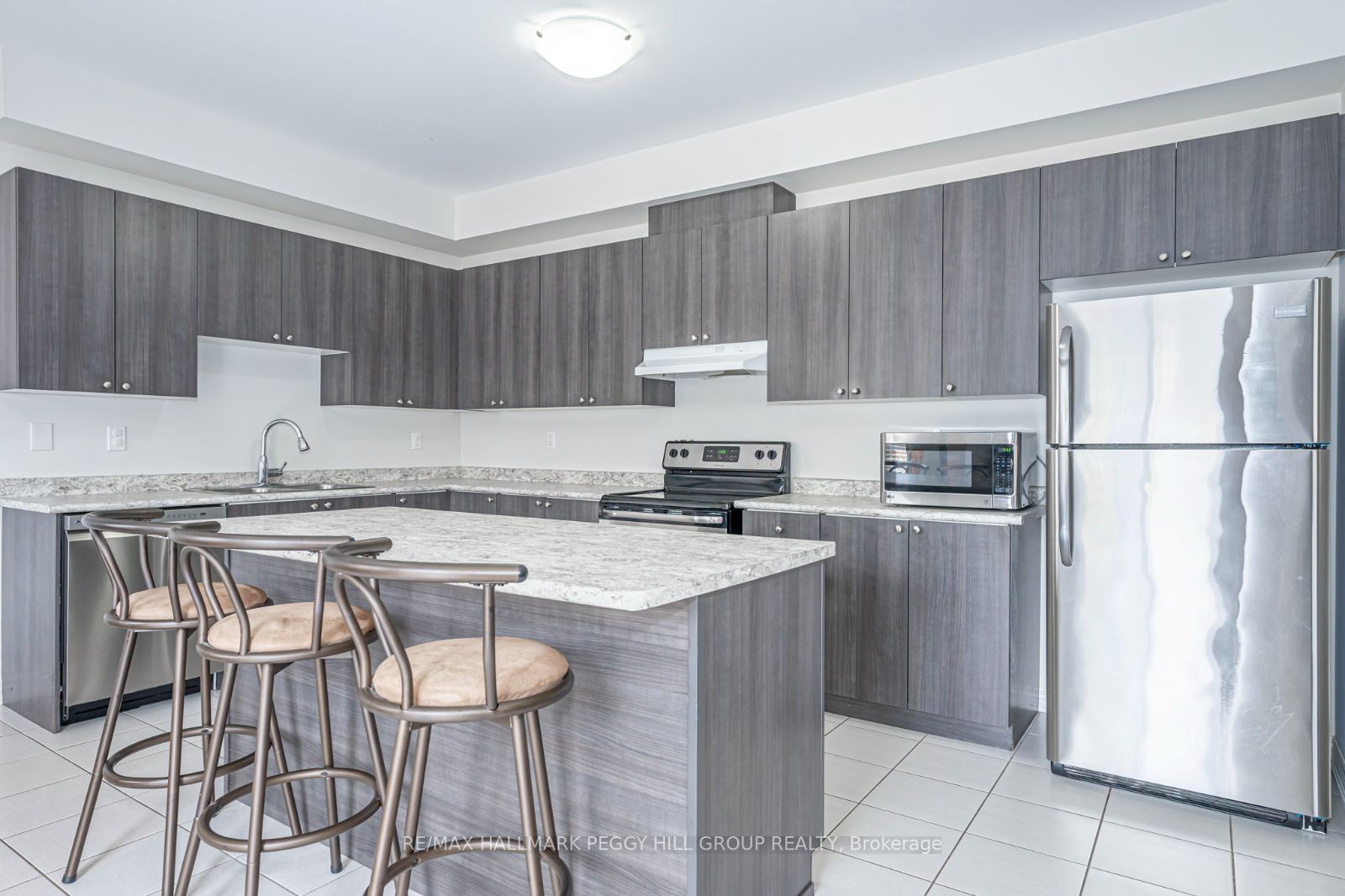 28 Mandley St