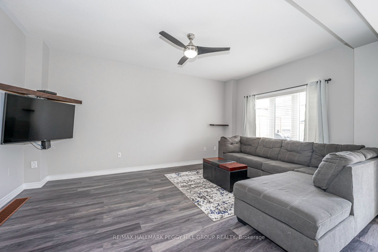 28 Mandley St
