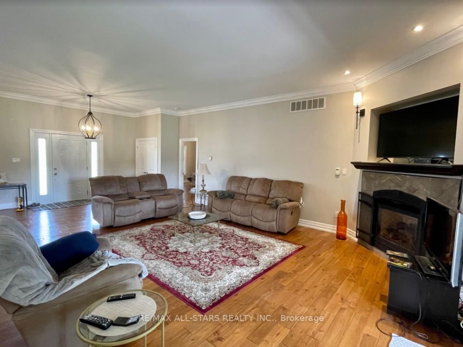 349 Zephyr Rd