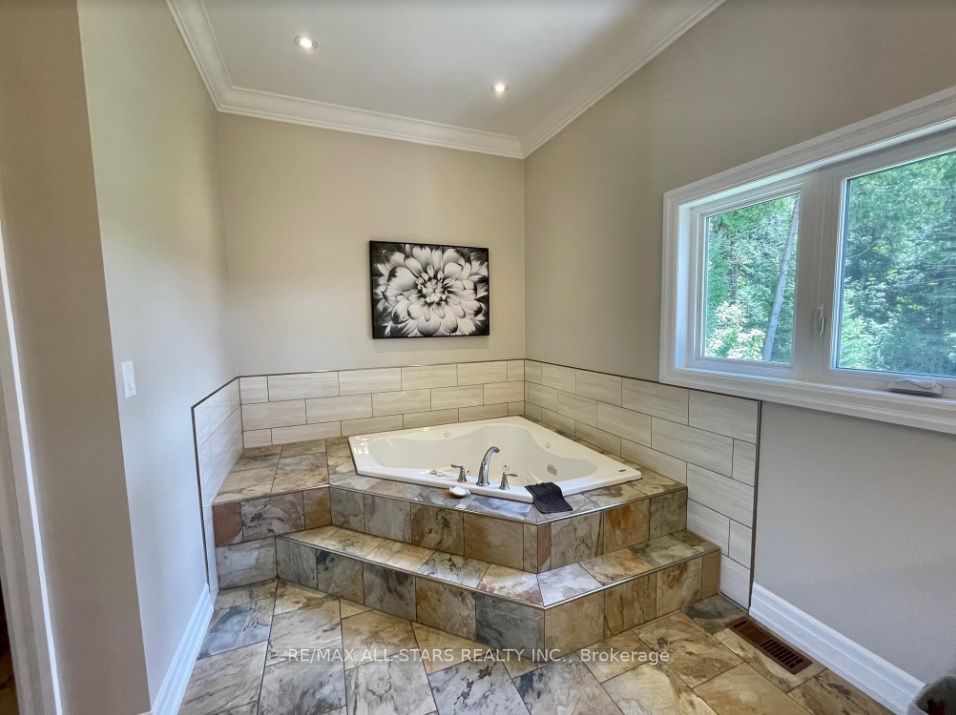 349 Zephyr Rd