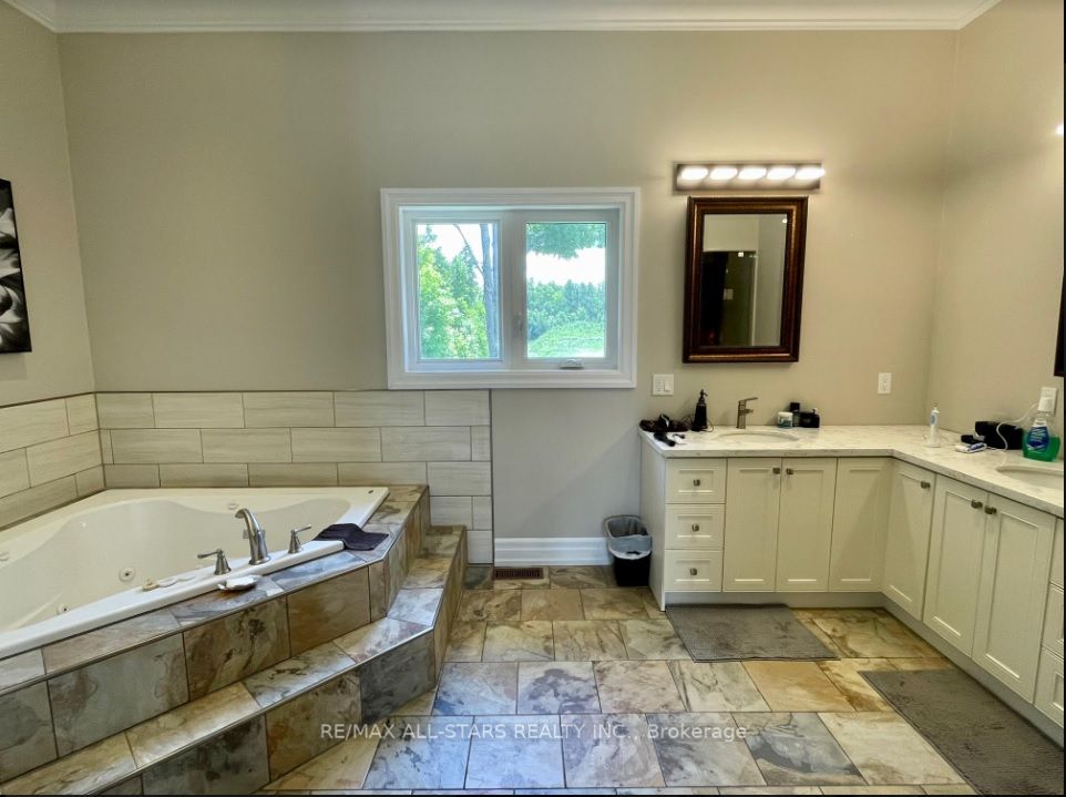 349 Zephyr Rd