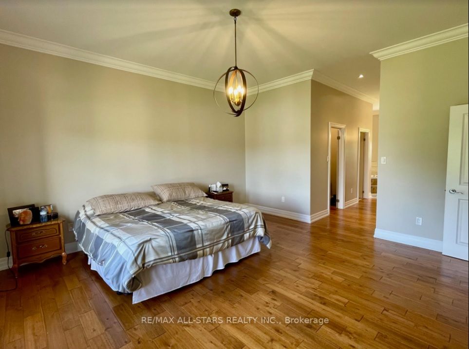 349 Zephyr Rd