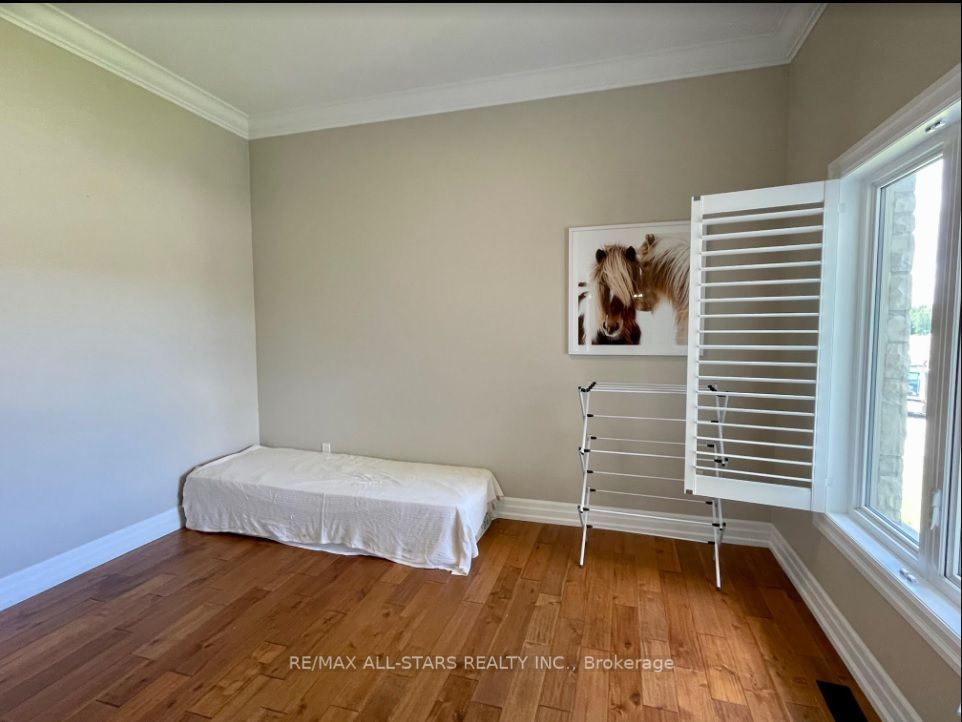 349 Zephyr Rd