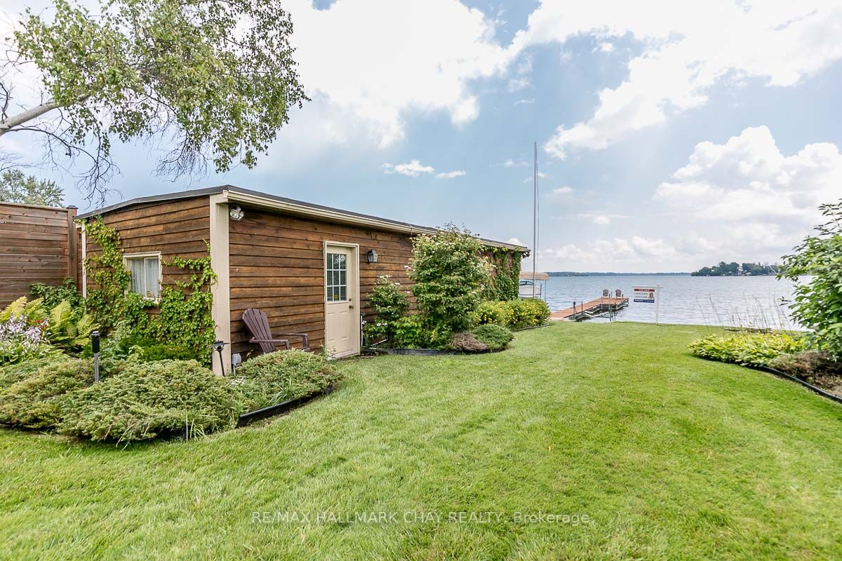1373 Maple Rd