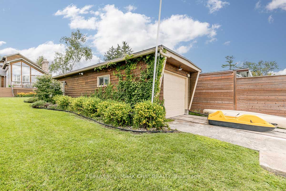 1373 Maple Rd