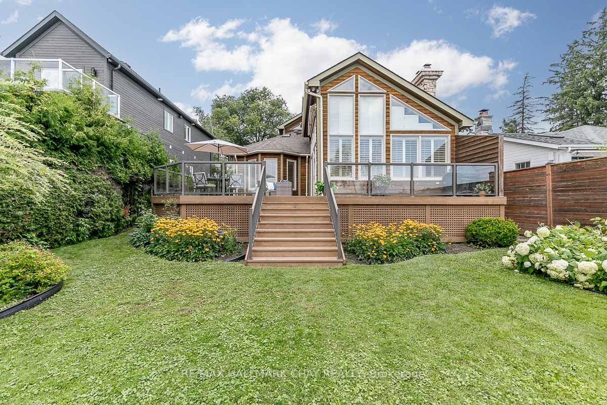 1373 Maple Rd