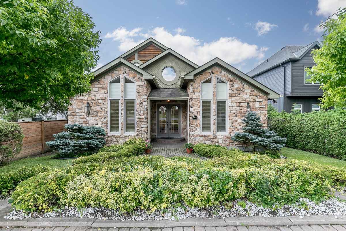 1373 Maple Rd