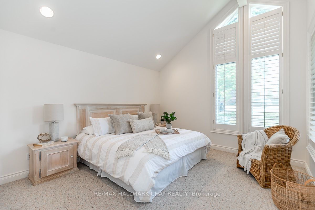 1373 Maple Rd